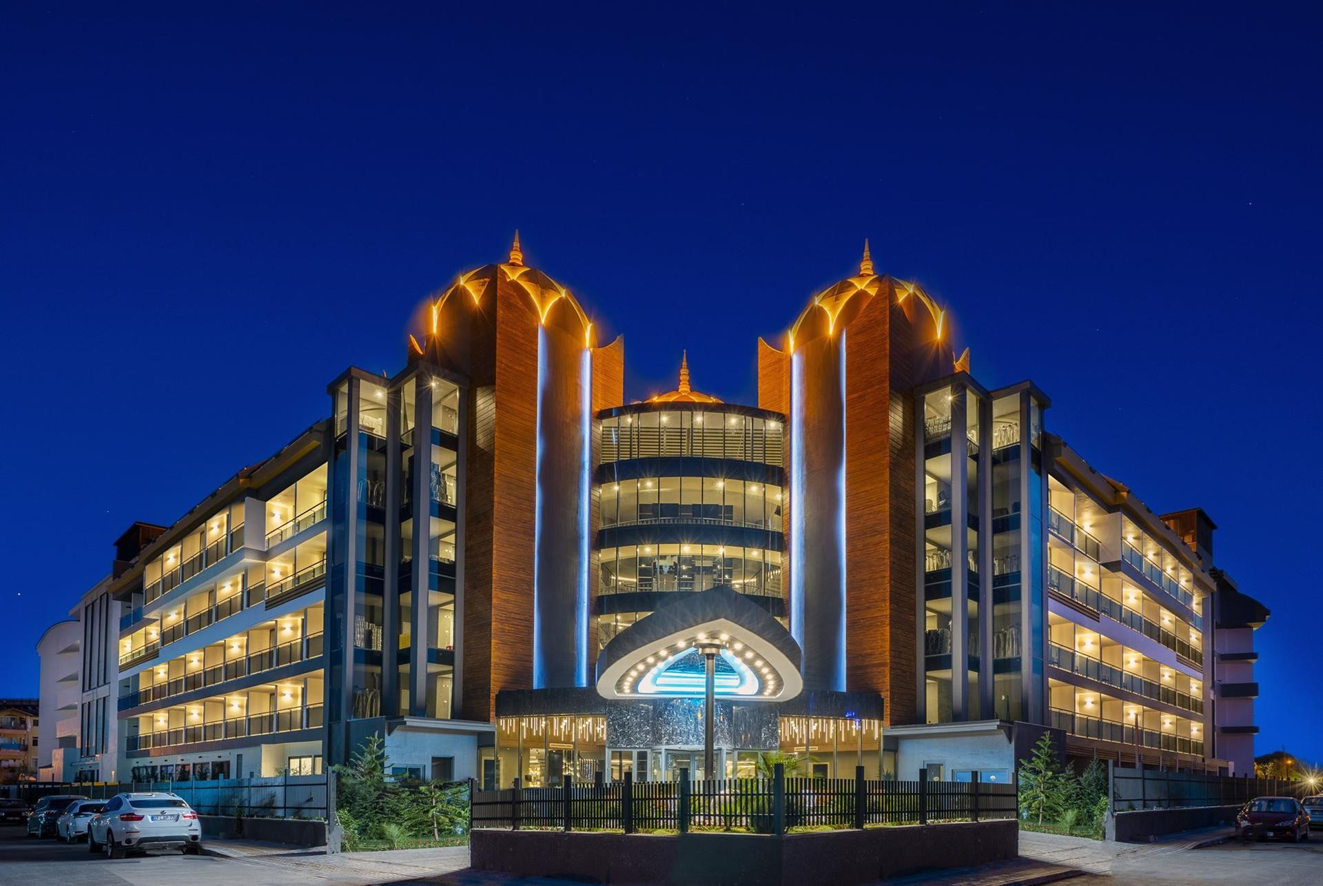 ARNOR DELUXE HOTEL & SPA