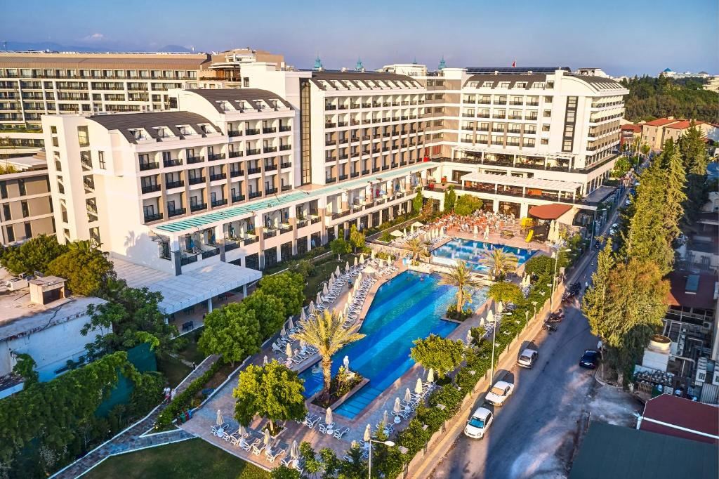 SEADEN VALENTINE RESORT & SPA