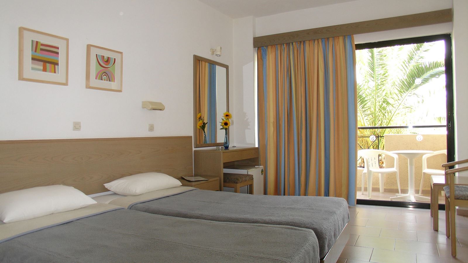 SUMMERLAND HOTEL