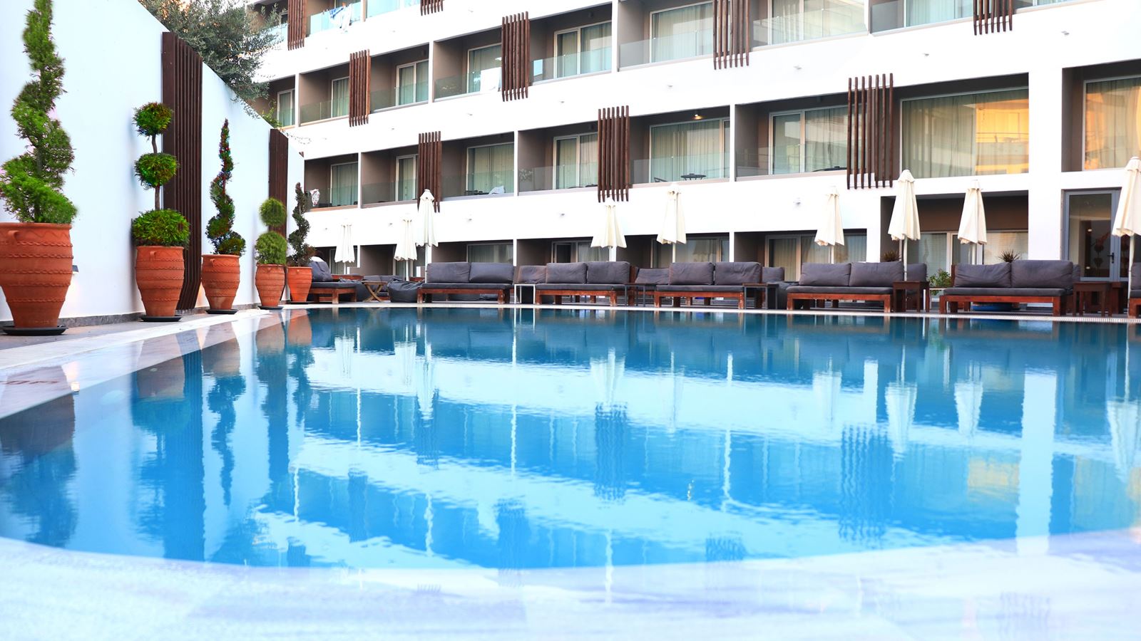 CASTELLUM SUITES