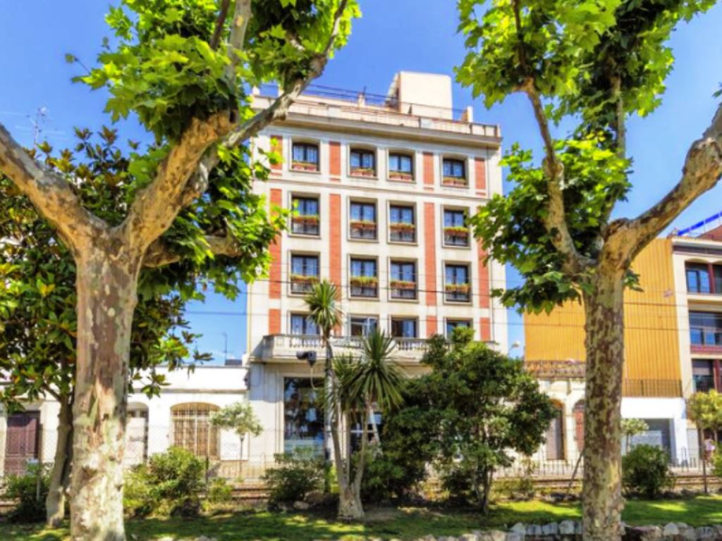 30 DEGREES ESPANYA HOTEL