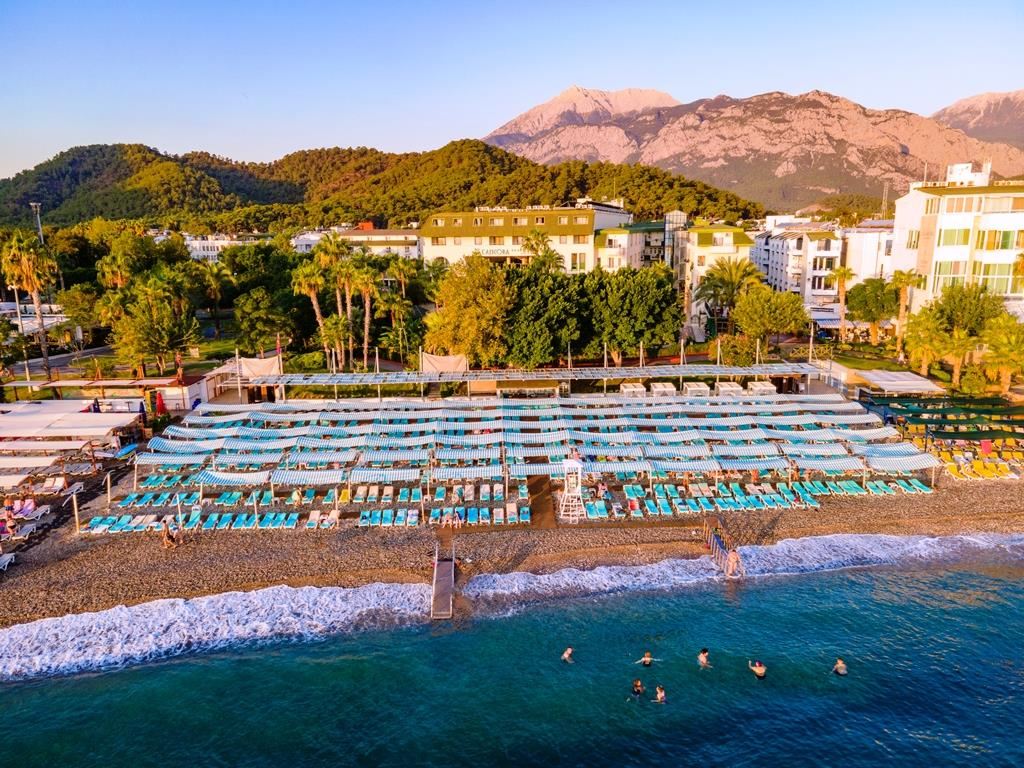 L'ANCORA BEACH HOTEL