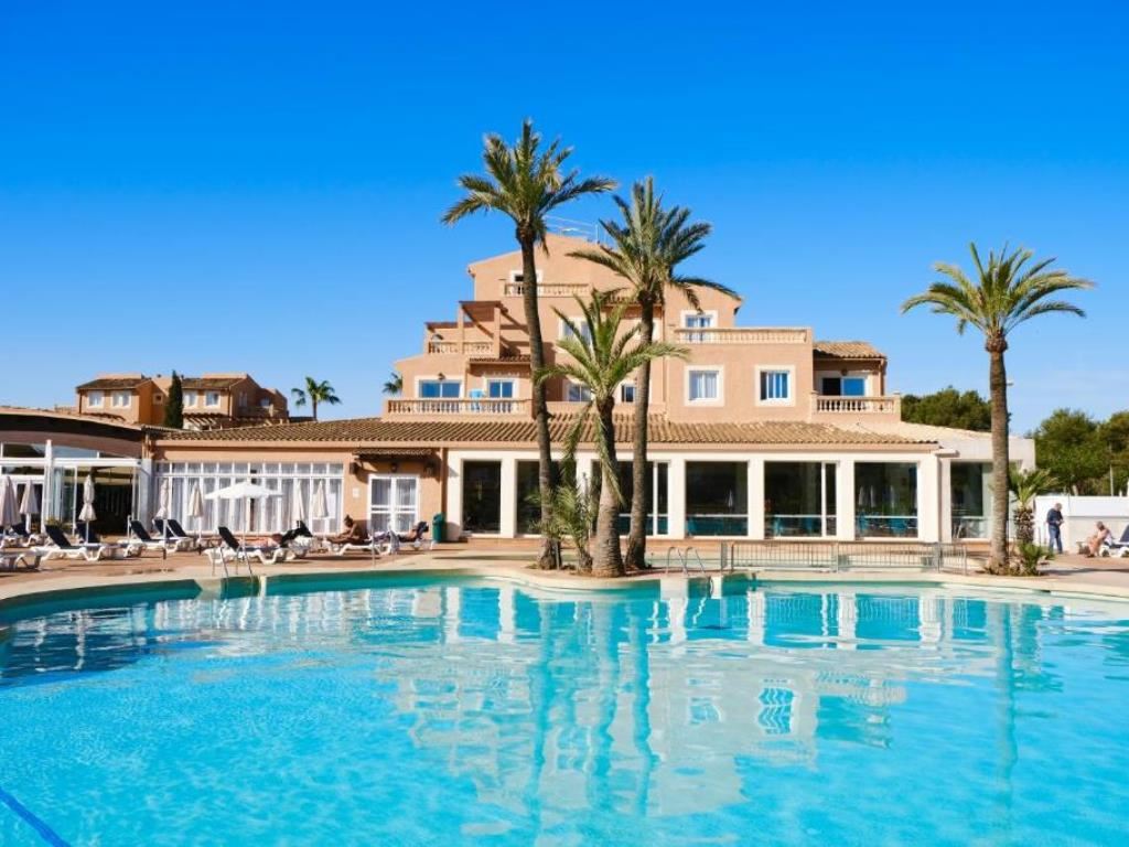 APARTHOTEL CIUDAD LAUREL