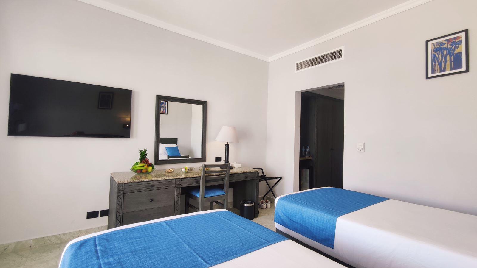 INVIDIA CORAL BEACH TIRAN