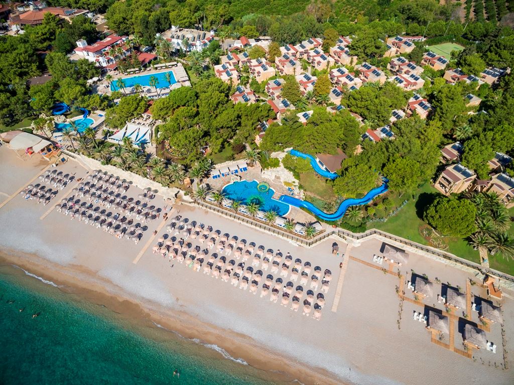 PIRATE'S BEACH CLUB