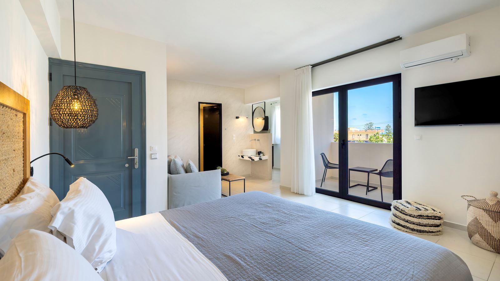LA STELLA SUITES