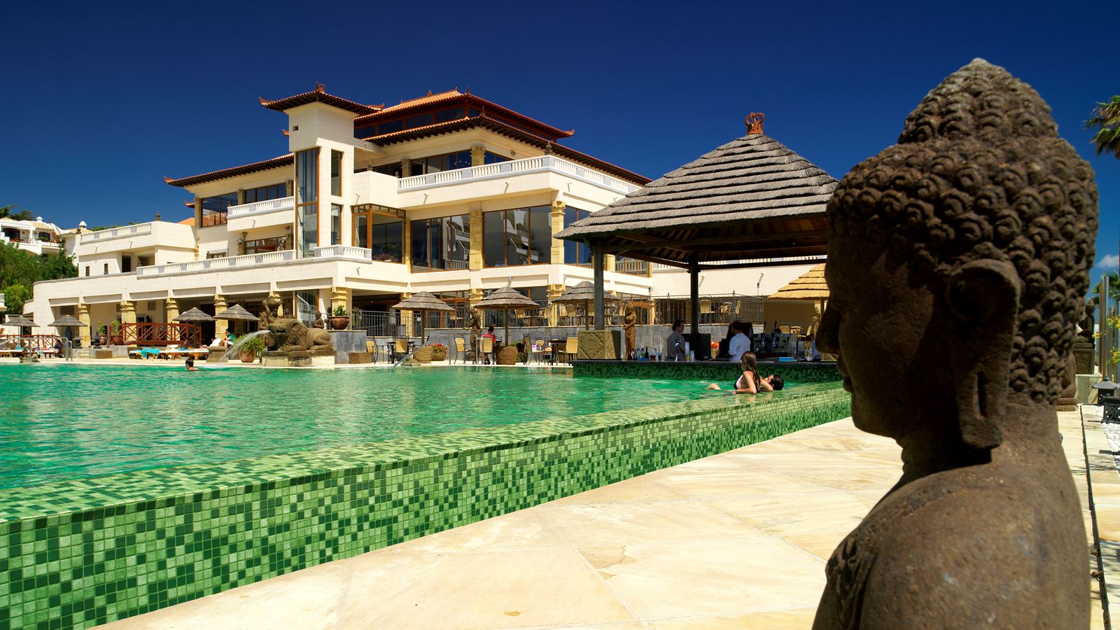 REGENCY COUNTRY CLUB HOTEL