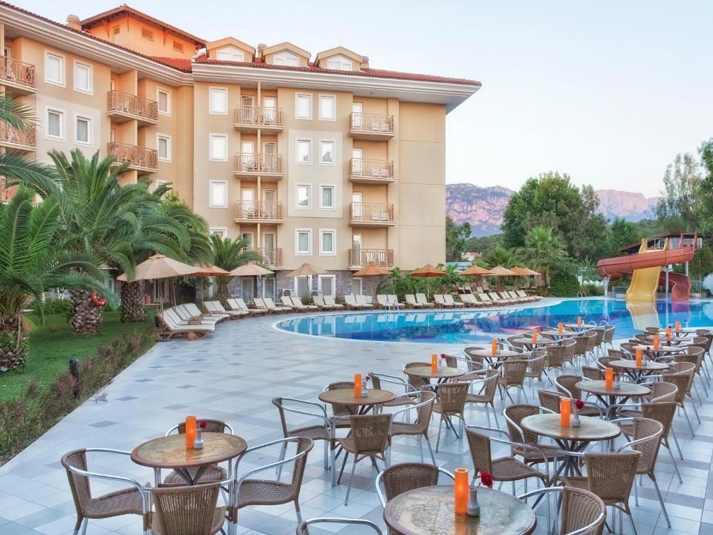 AKKA HOTELS CLAROS