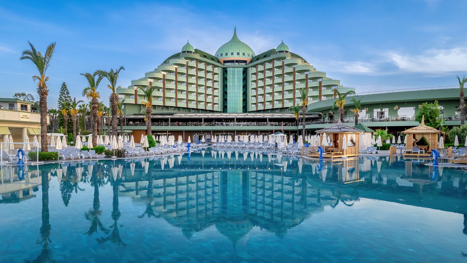 DELPHIN PALACE