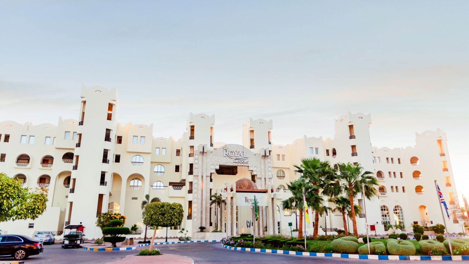 ROYAL LAGOONS RESORT & AQUA PARK