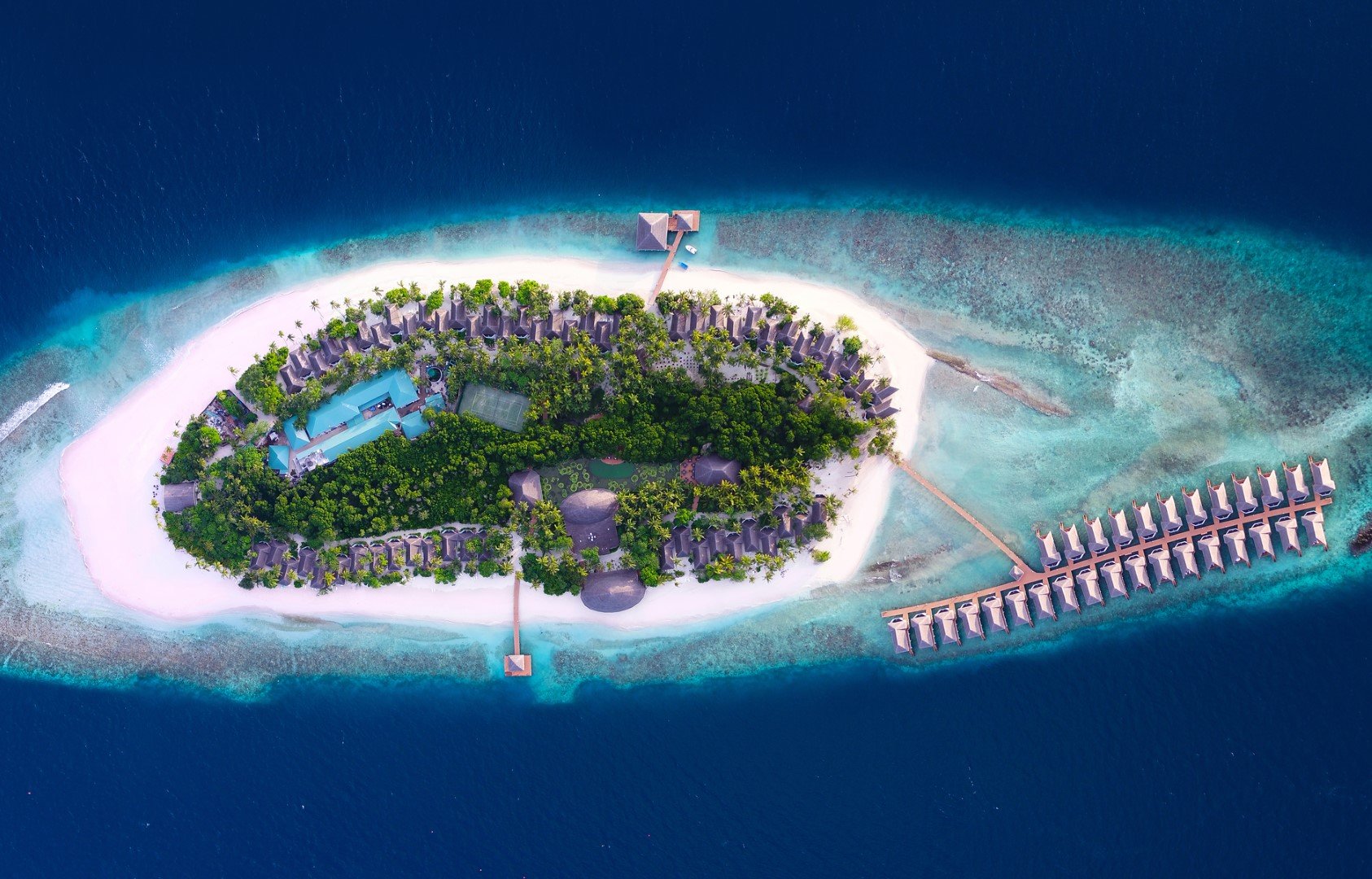 DREAMLAND MALDIVES - THE UNIQUE SEA & LAKE RESORT SPA