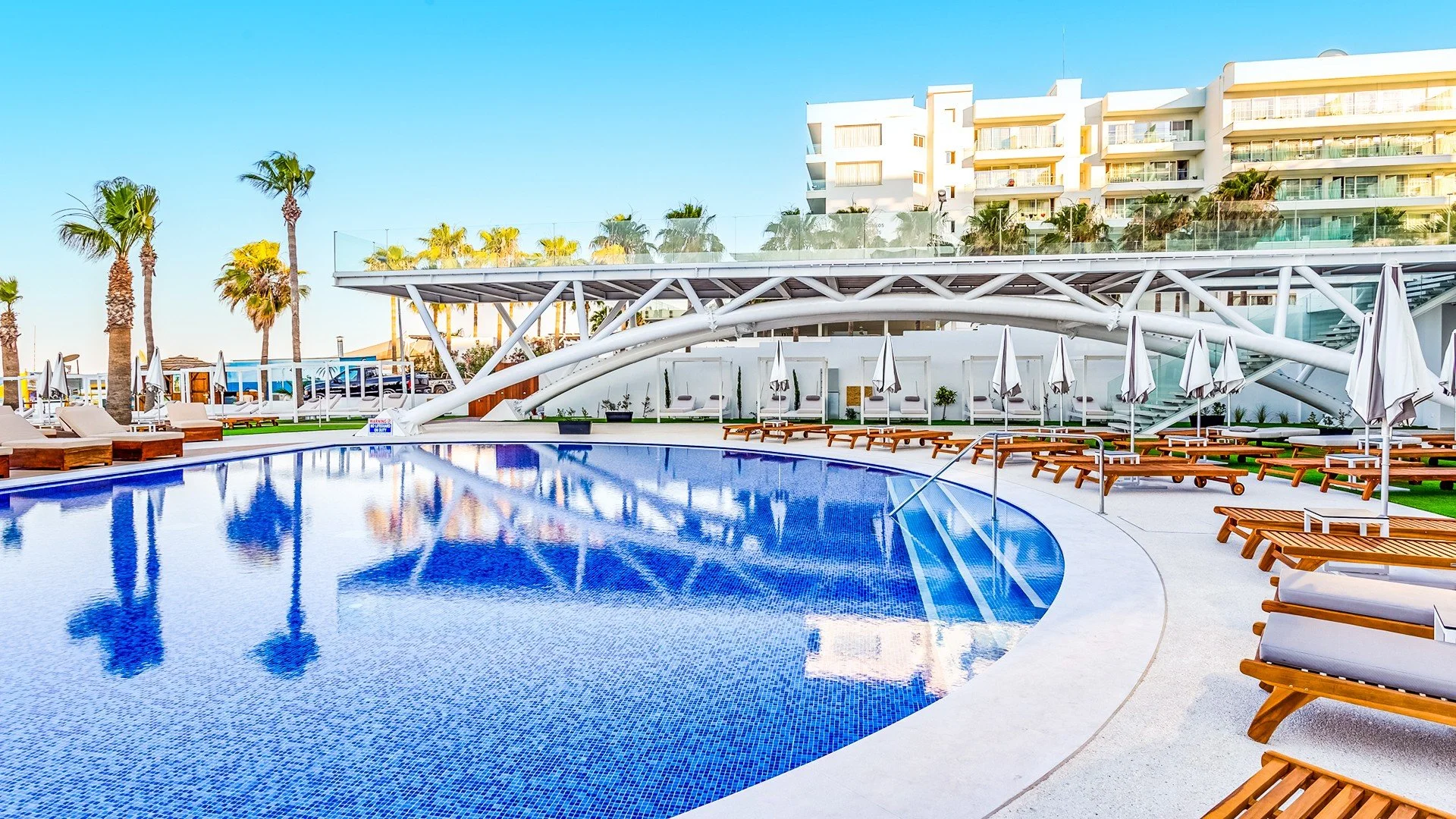 FLAMINGO PARADISE BEACH HOTEL