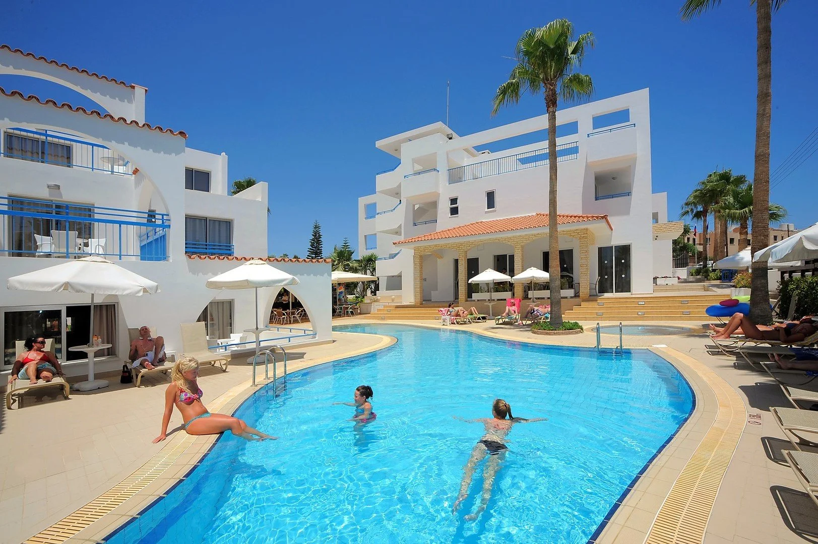PETROSANA HOTEL APARTMENTS