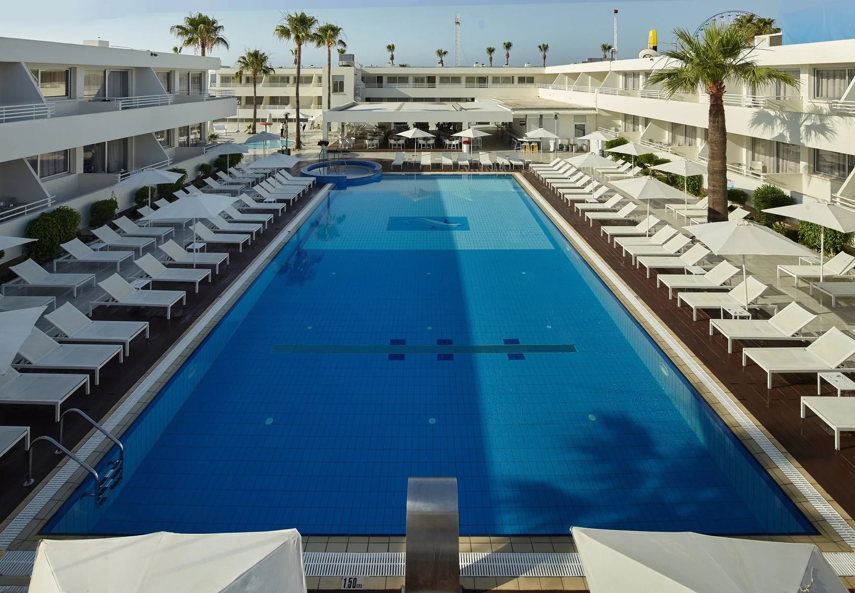 MELPO ANTIA HOTEL & SUITES