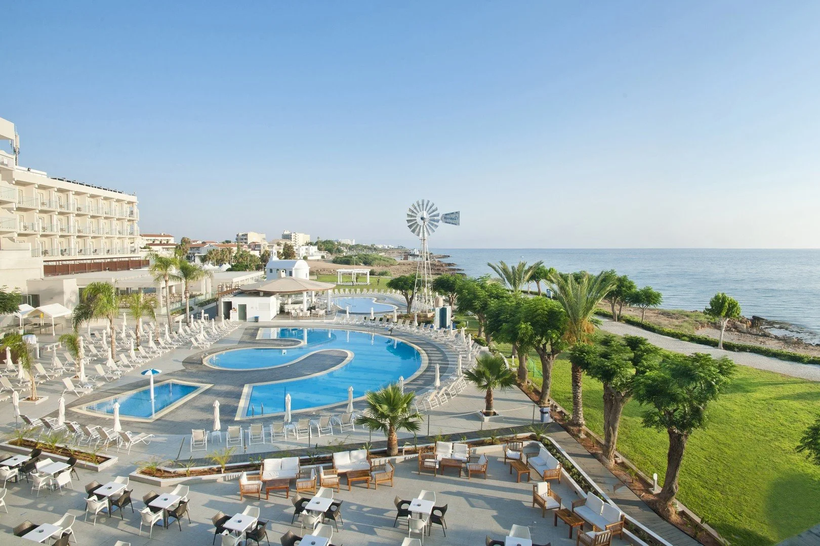 HOTEL PERNERA BEACH