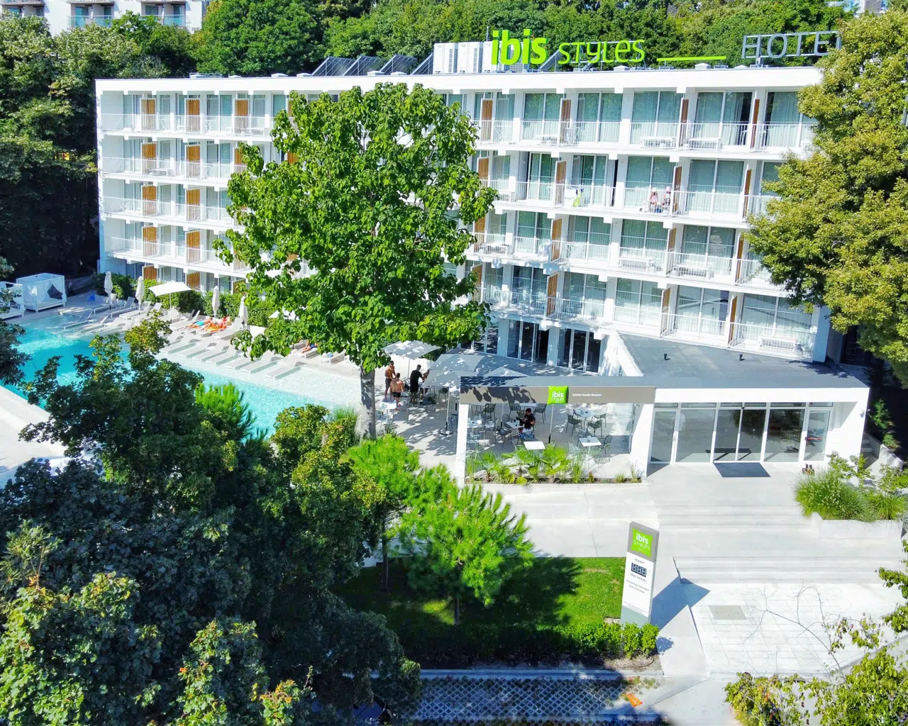 IBIS STYLES GOLDEN SANDS ROOMER