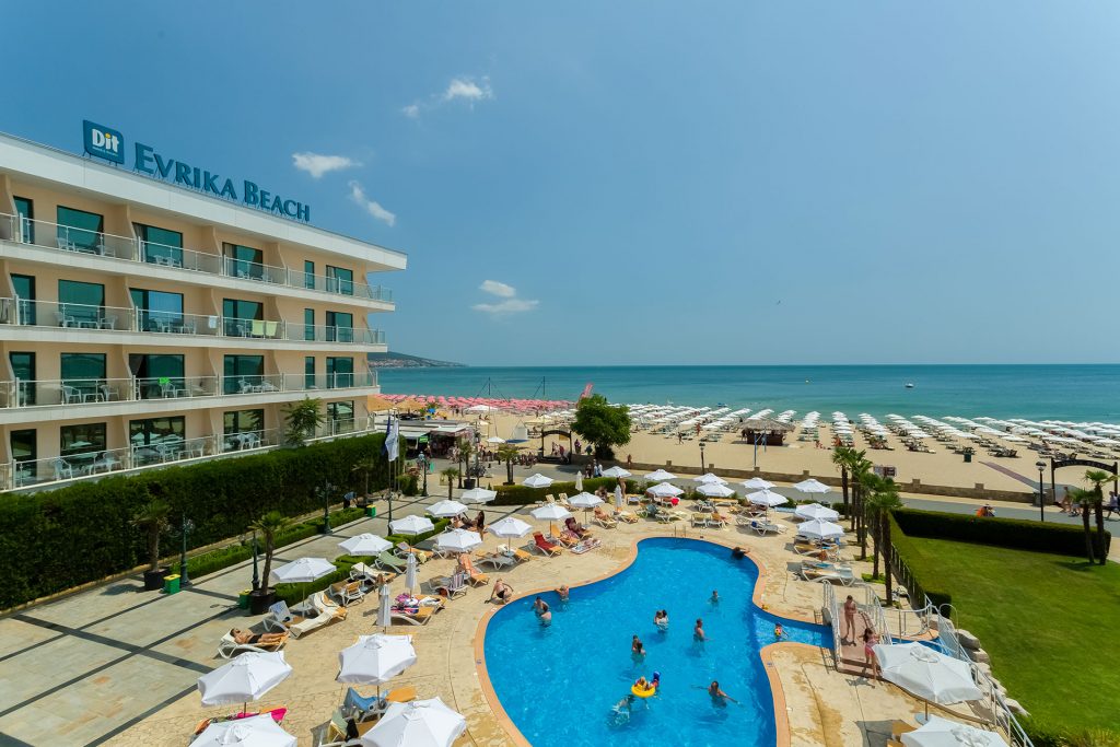 DIT EVRIKA BEACH CLUB