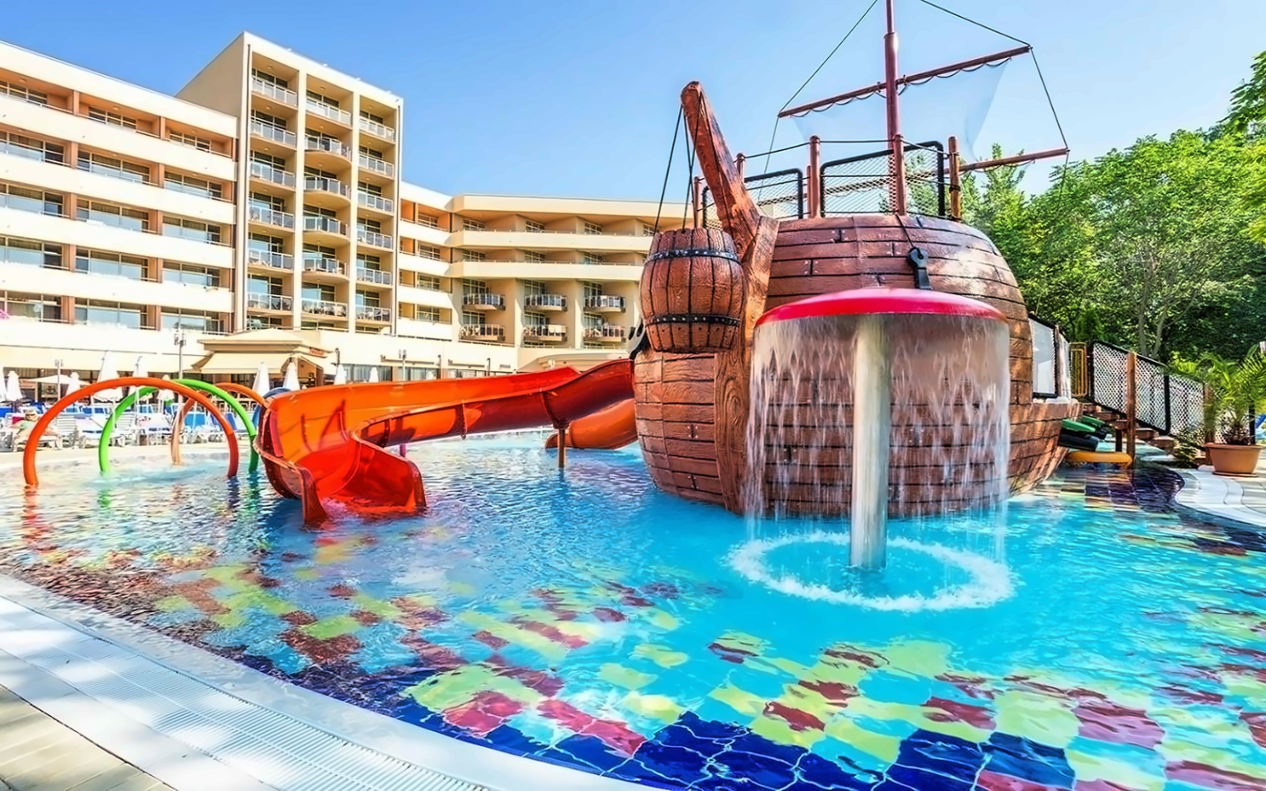 LAGUNA PARK & AQUA CLUB