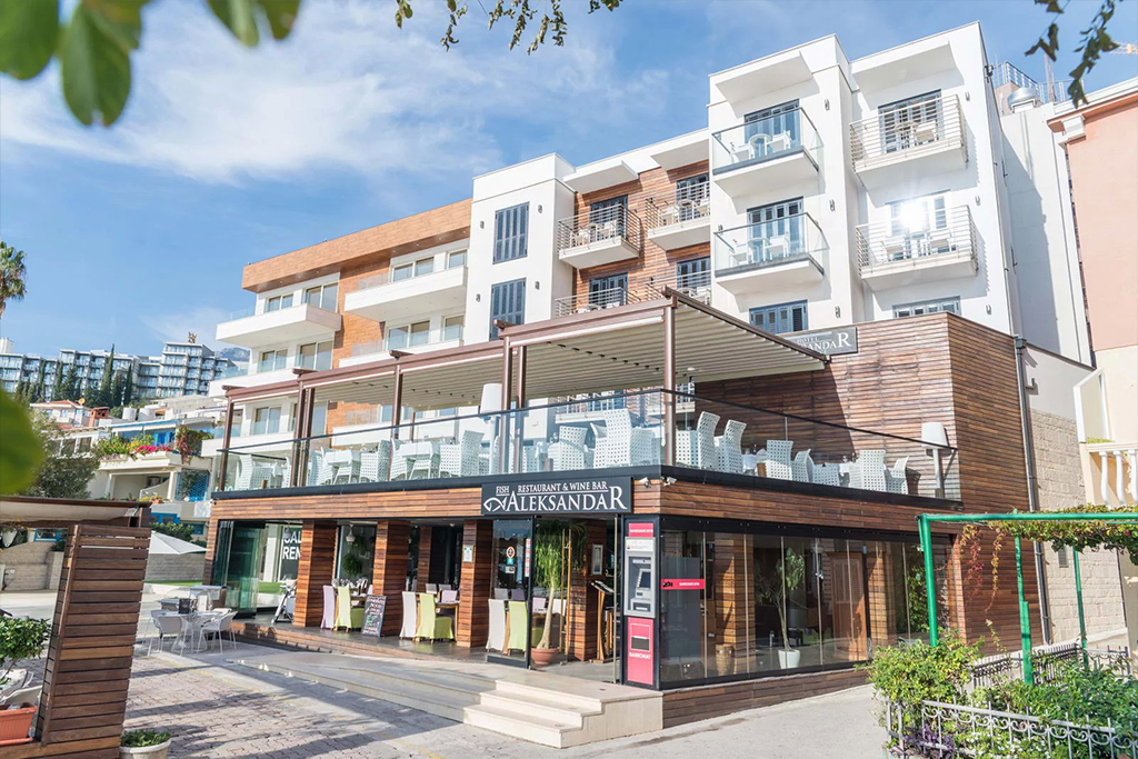ALEKSANDAR HOTEL & WINE BAR