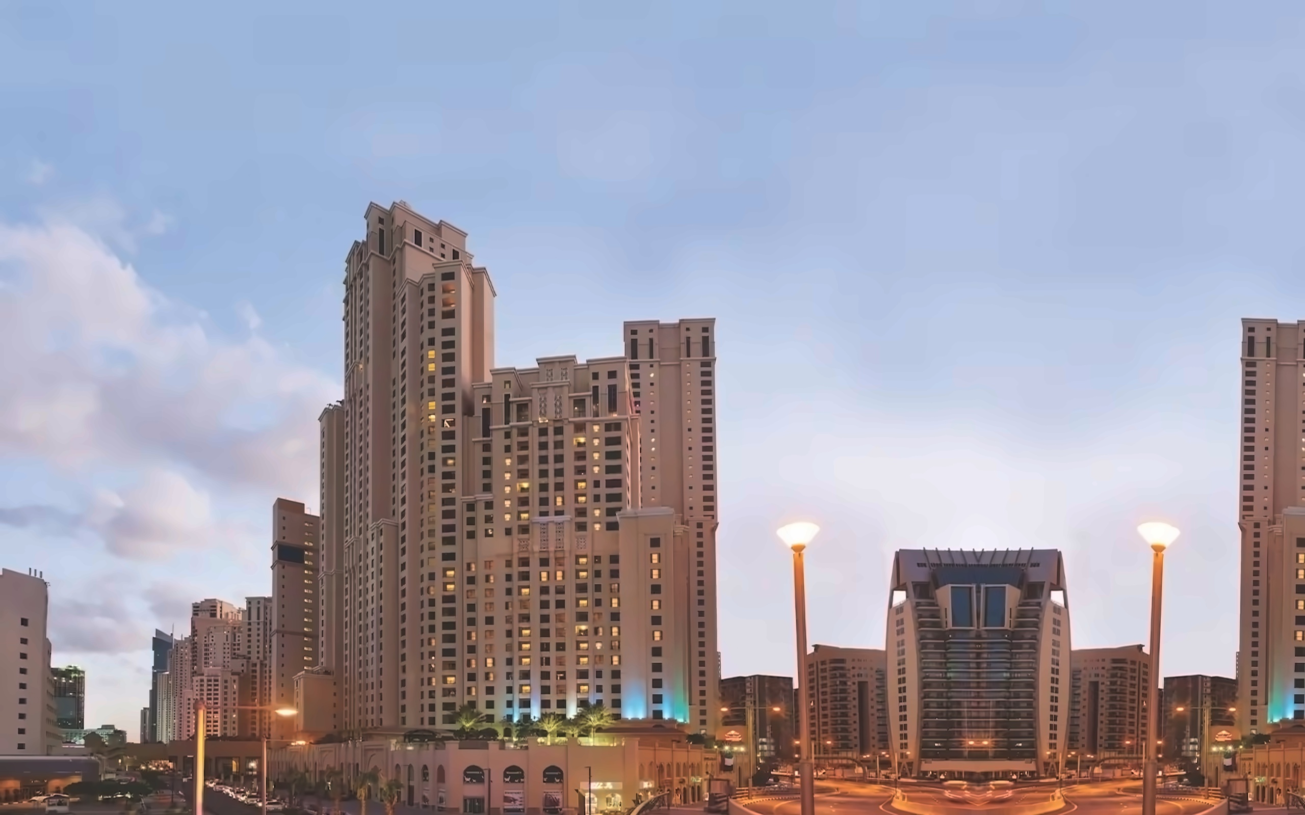 RAMADA HOTEL & SUITES BY WYNDHAM JBR