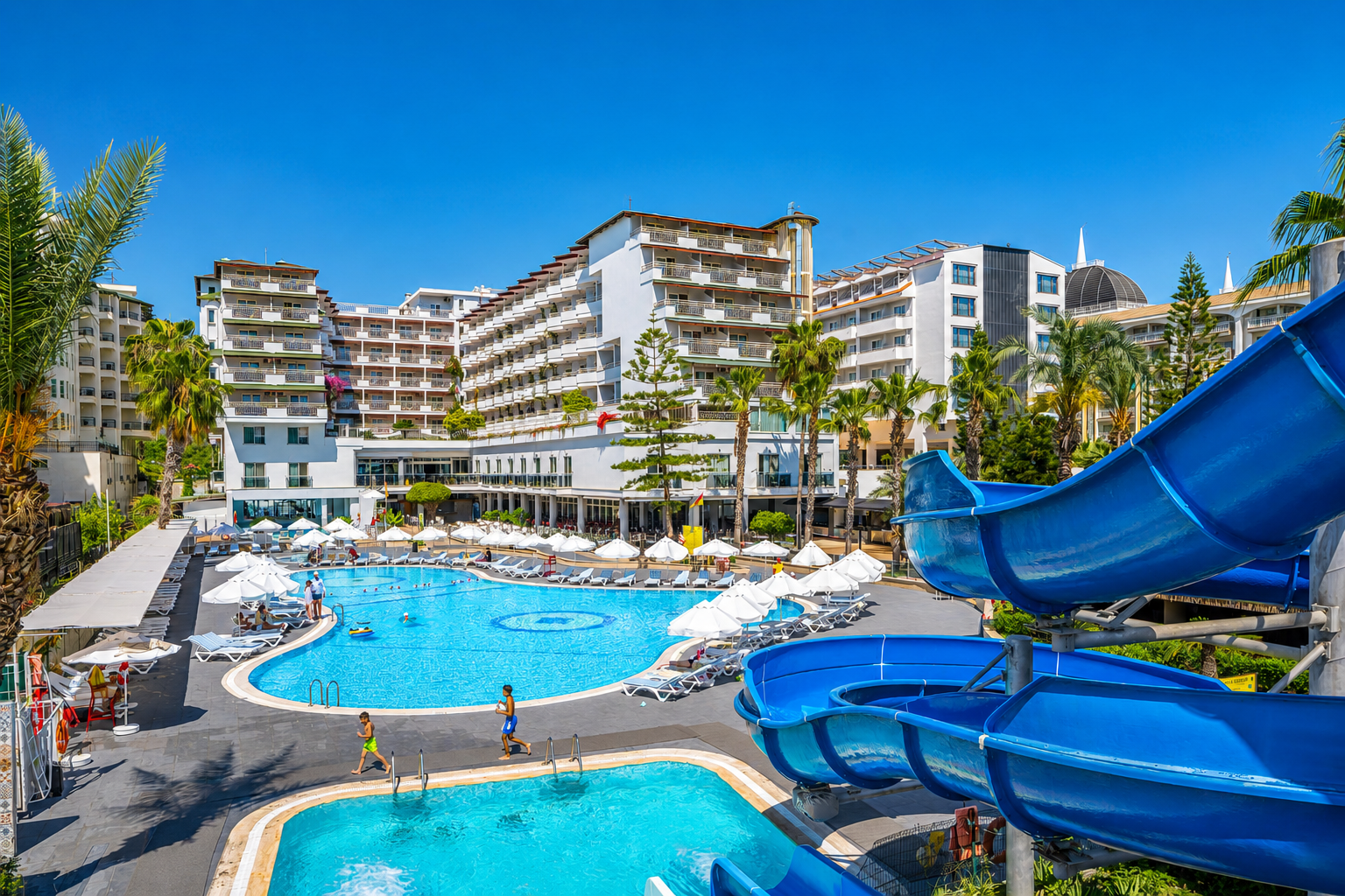 HOLIDAY PARK RESORT HOTEL
