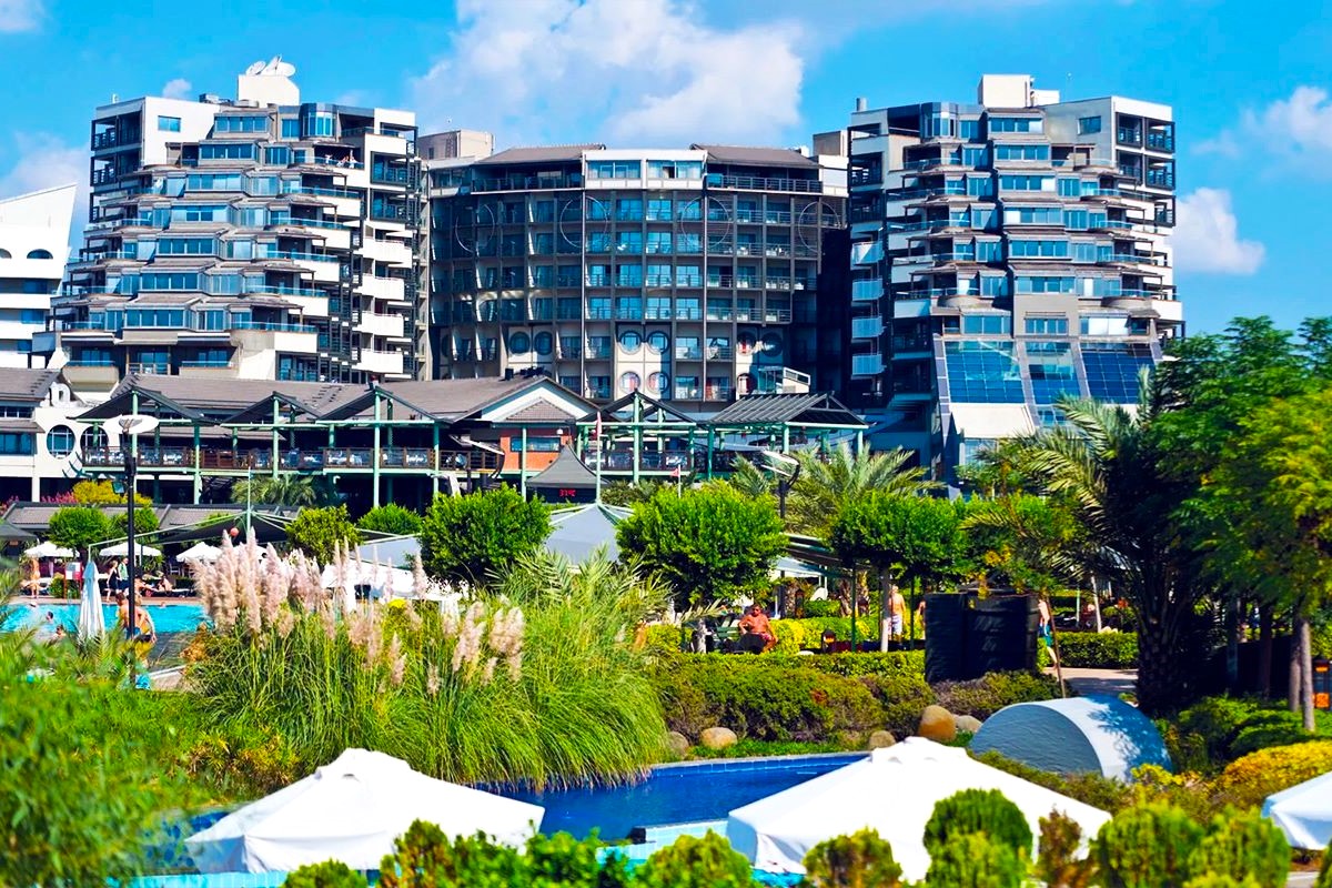 LIMAK LARA DE LUXE HOTEL & RESORT