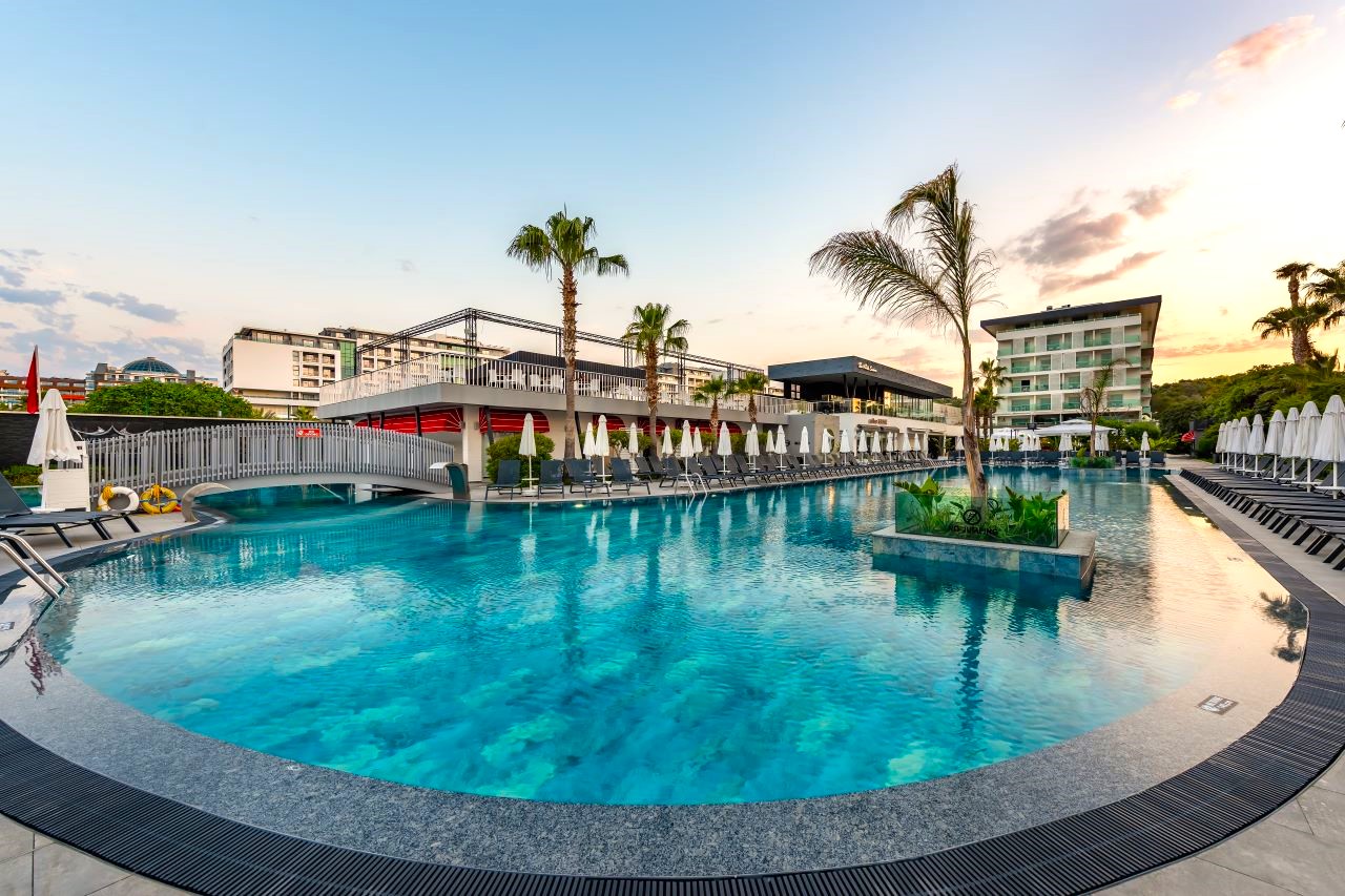 WHITE CITY RESORT HOTEL