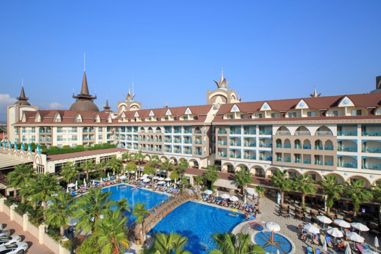 SIDE CROWN PALACE HOTEL