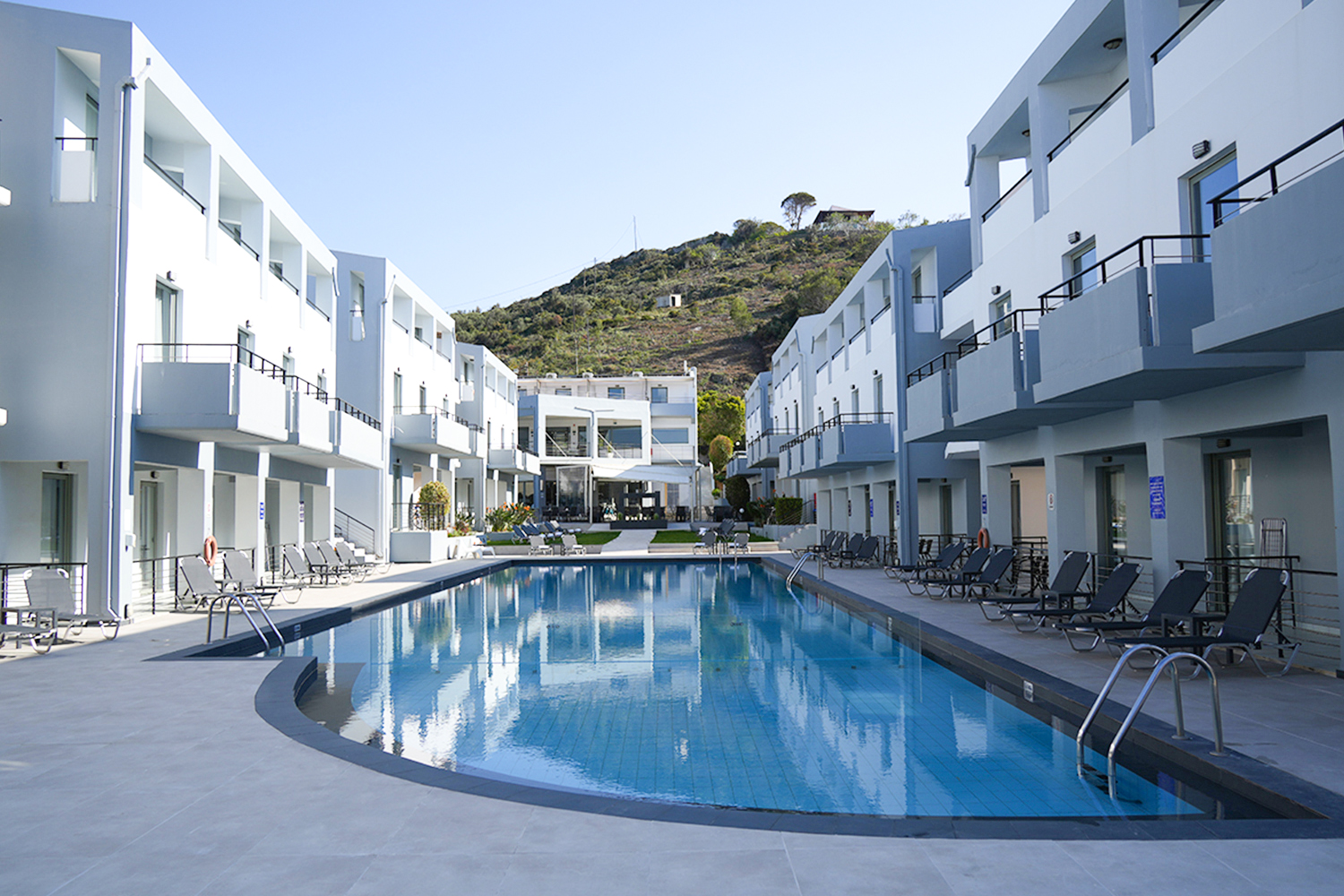 SUNRISE VILLAGE HOTEL
