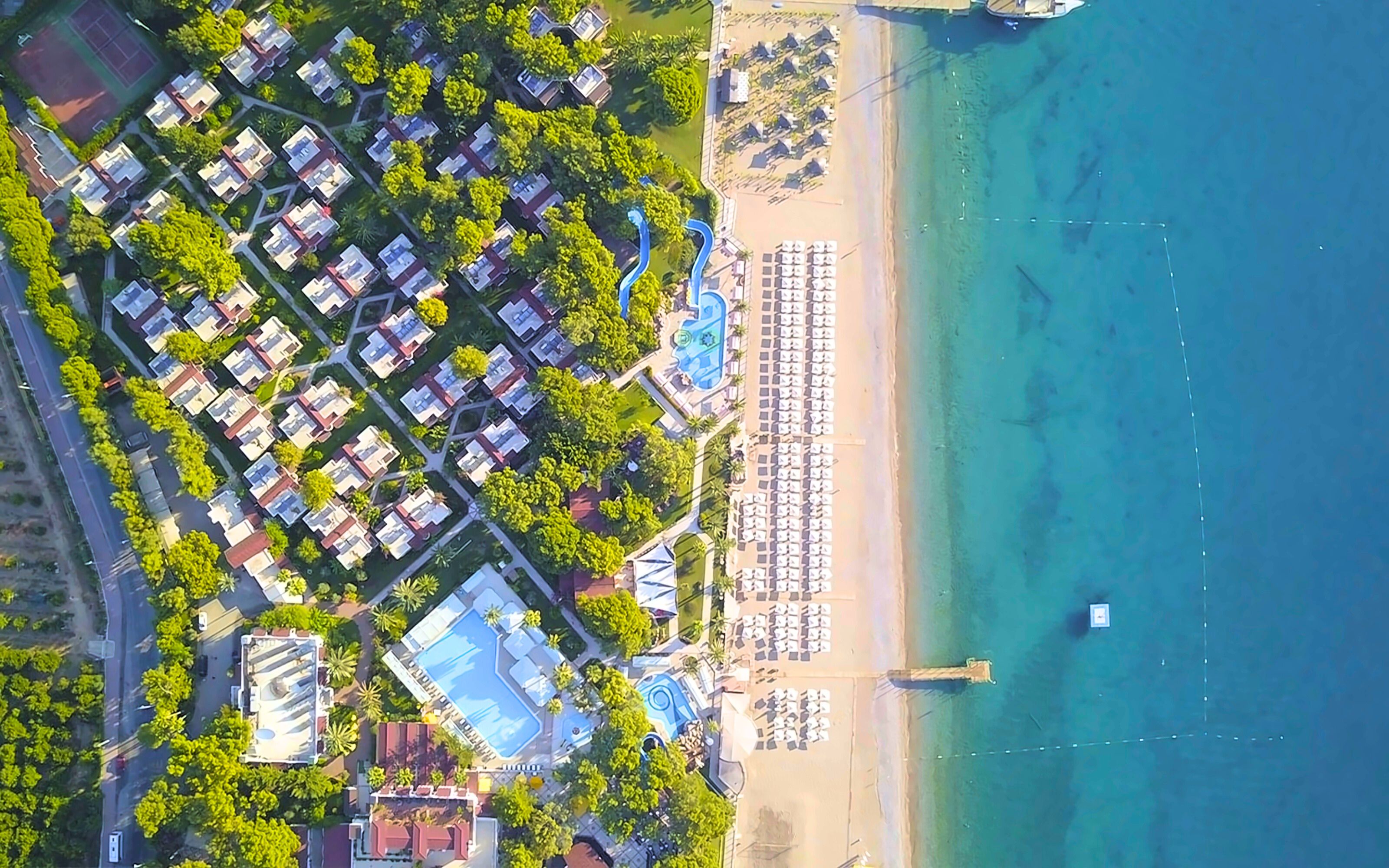 PIRATE'S BEACH CLUB