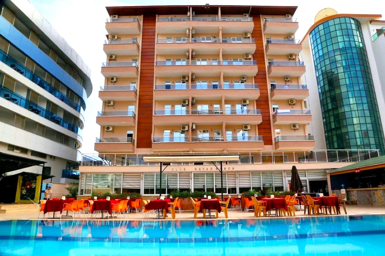 CLUB BAYAR BEACH HOTEL