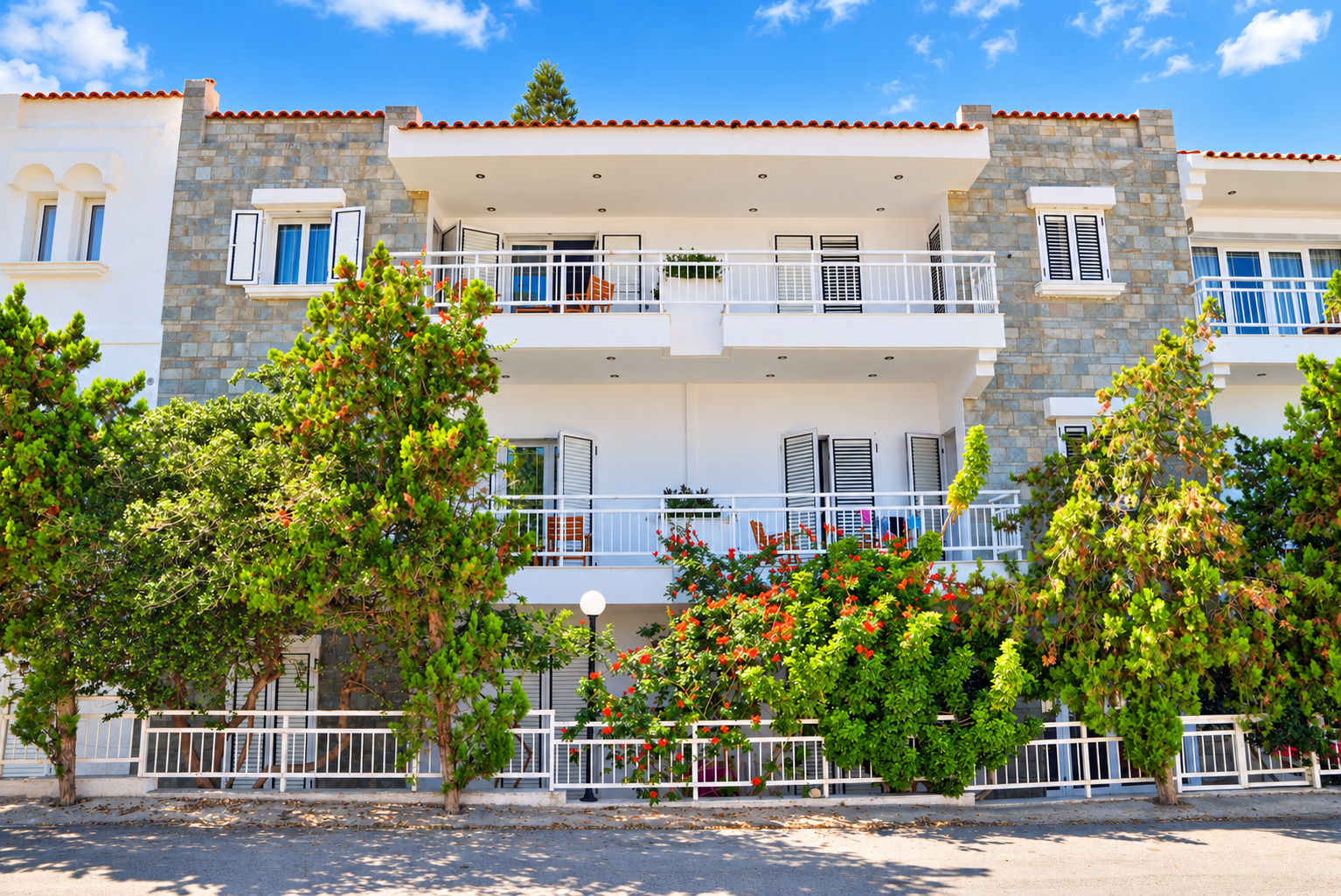 ANNA APARTMENTS
