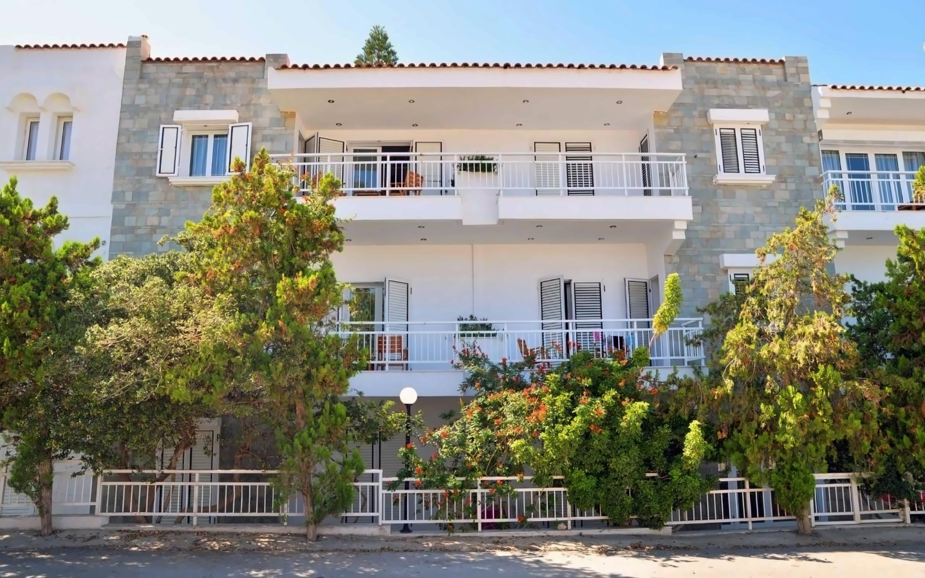 ANNA APARTMENTS HOTEL