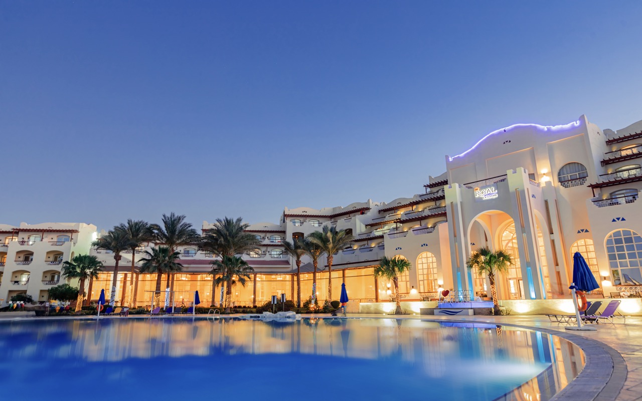 ROYAL LAGOONS RESORT & AQUA PARK