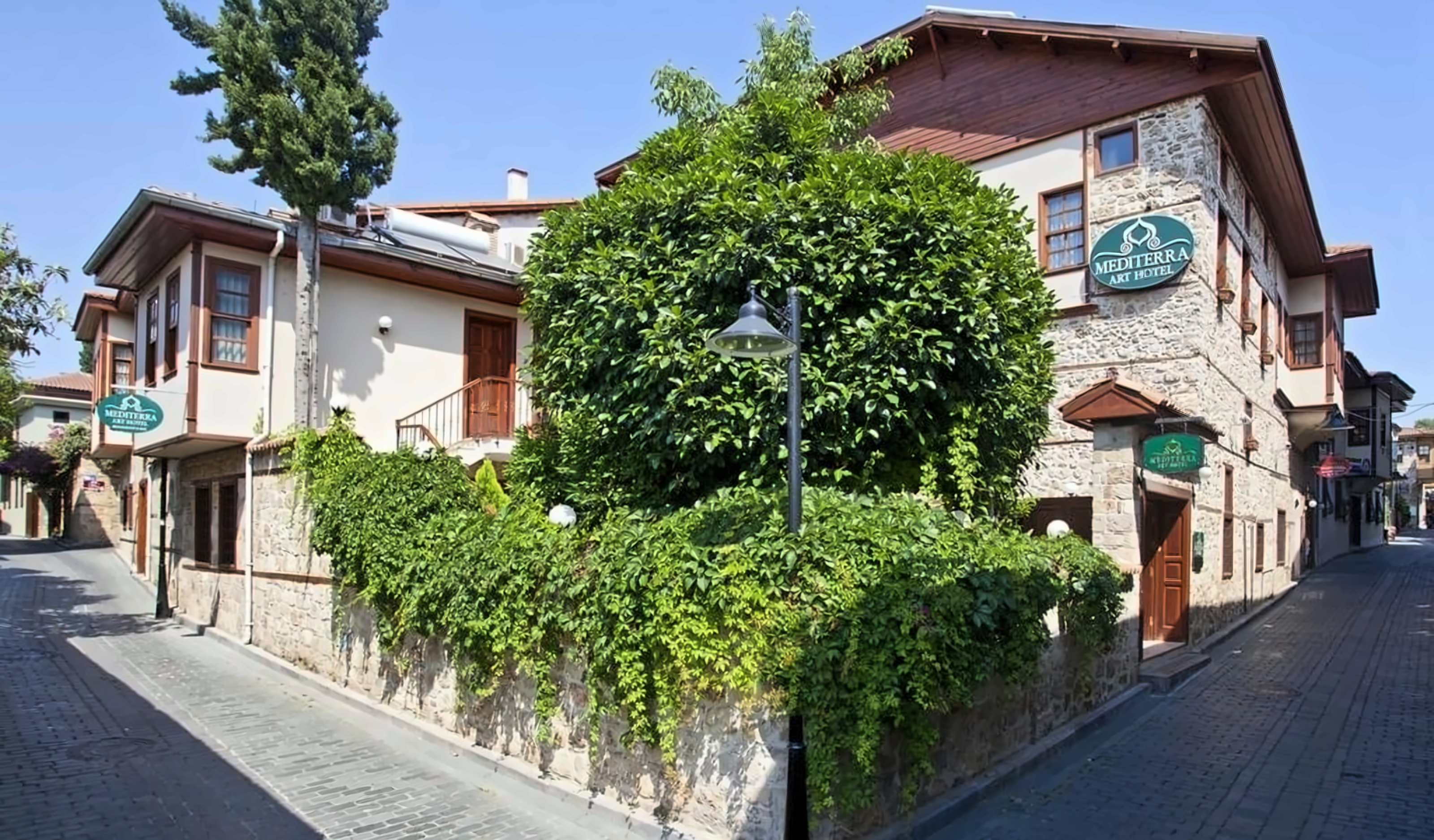 MEDITERRA ART BOUTIQUE
