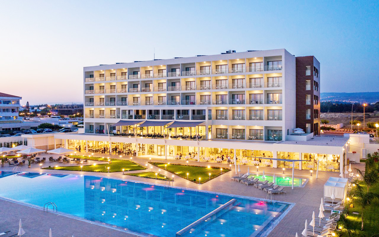 LOUIS IVI MARE (ADULTS ONLY 16+)