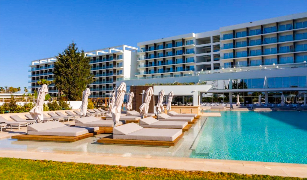 CHRYSOMARE BEACH HOTEL & RESORT