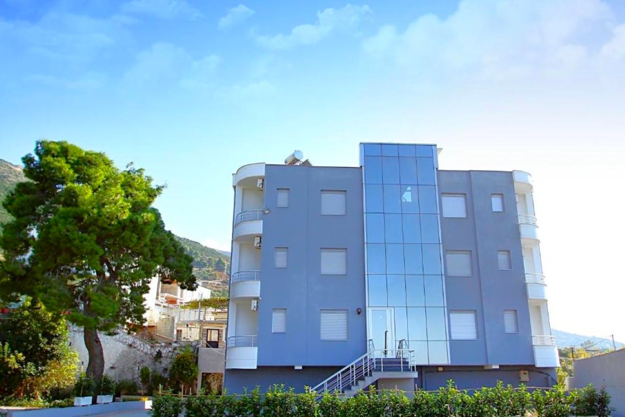 AL HOTEL