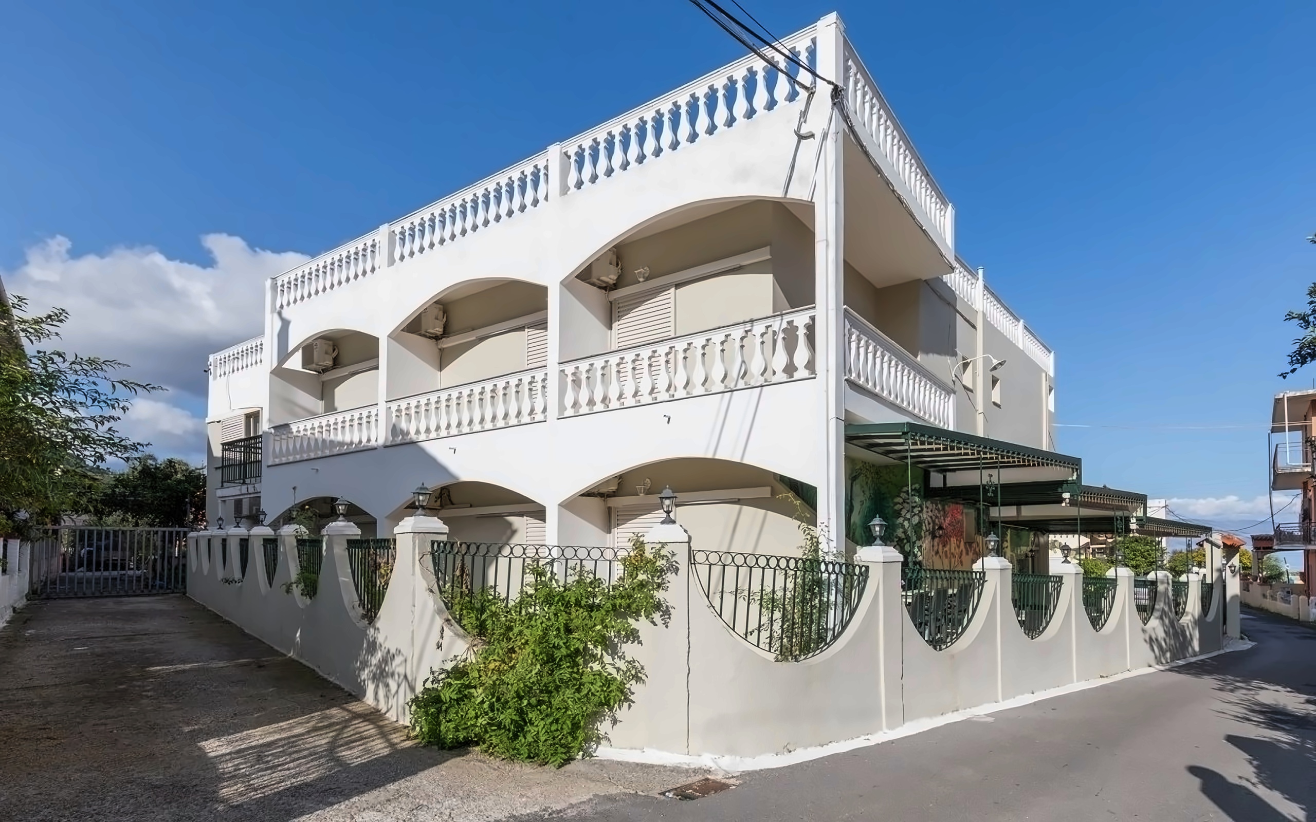 BELLA VISTA HOTEL & STUDIOS CORFU
