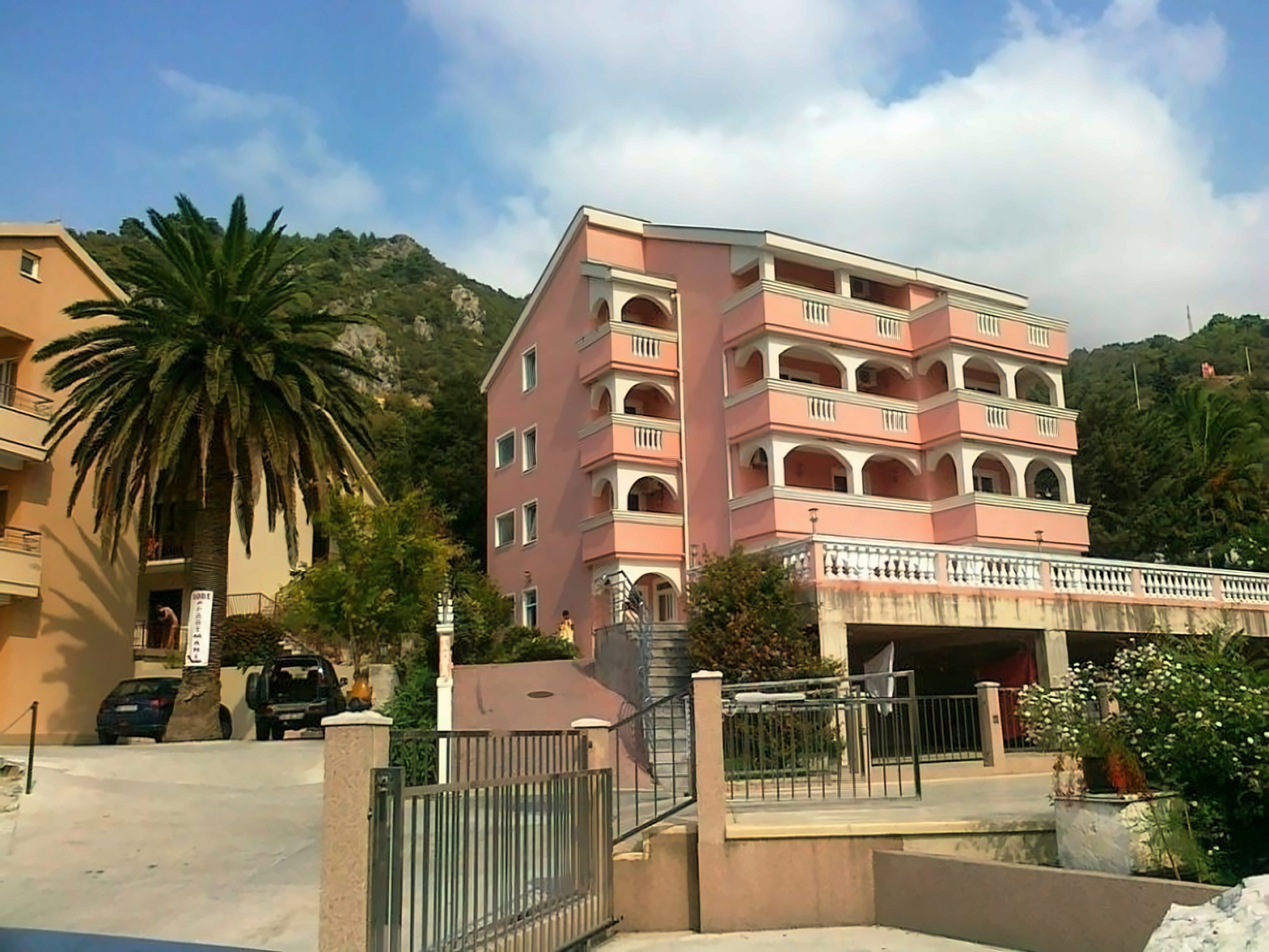 APARTMENTS TAMARA