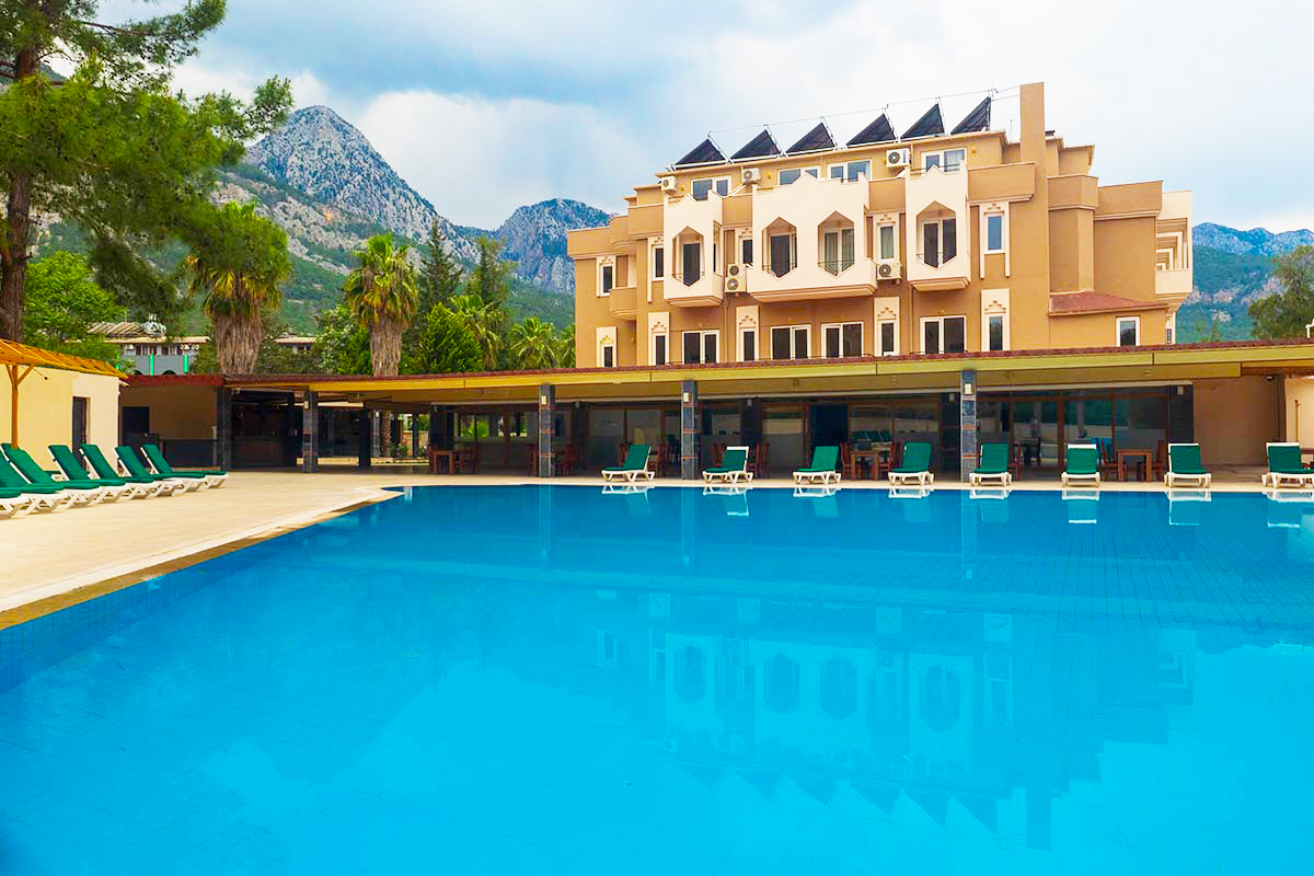 ALEXIUS BEACH HOTEL