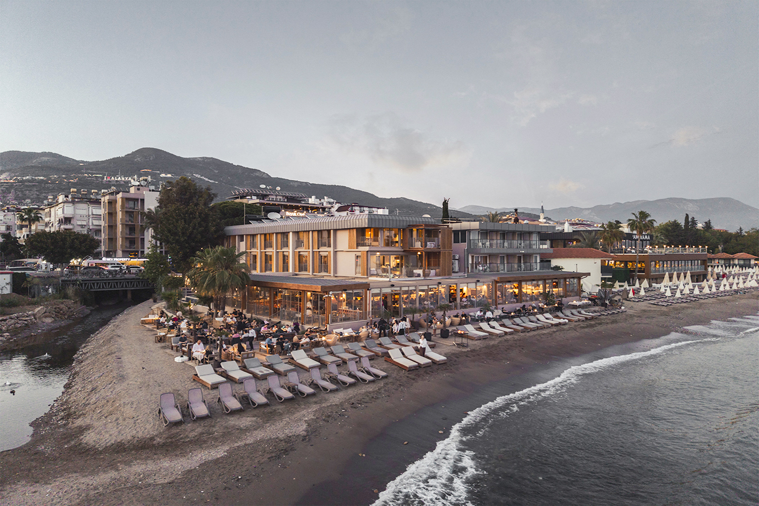 EN VIE BEACH BOUTIQUE HOTEL
