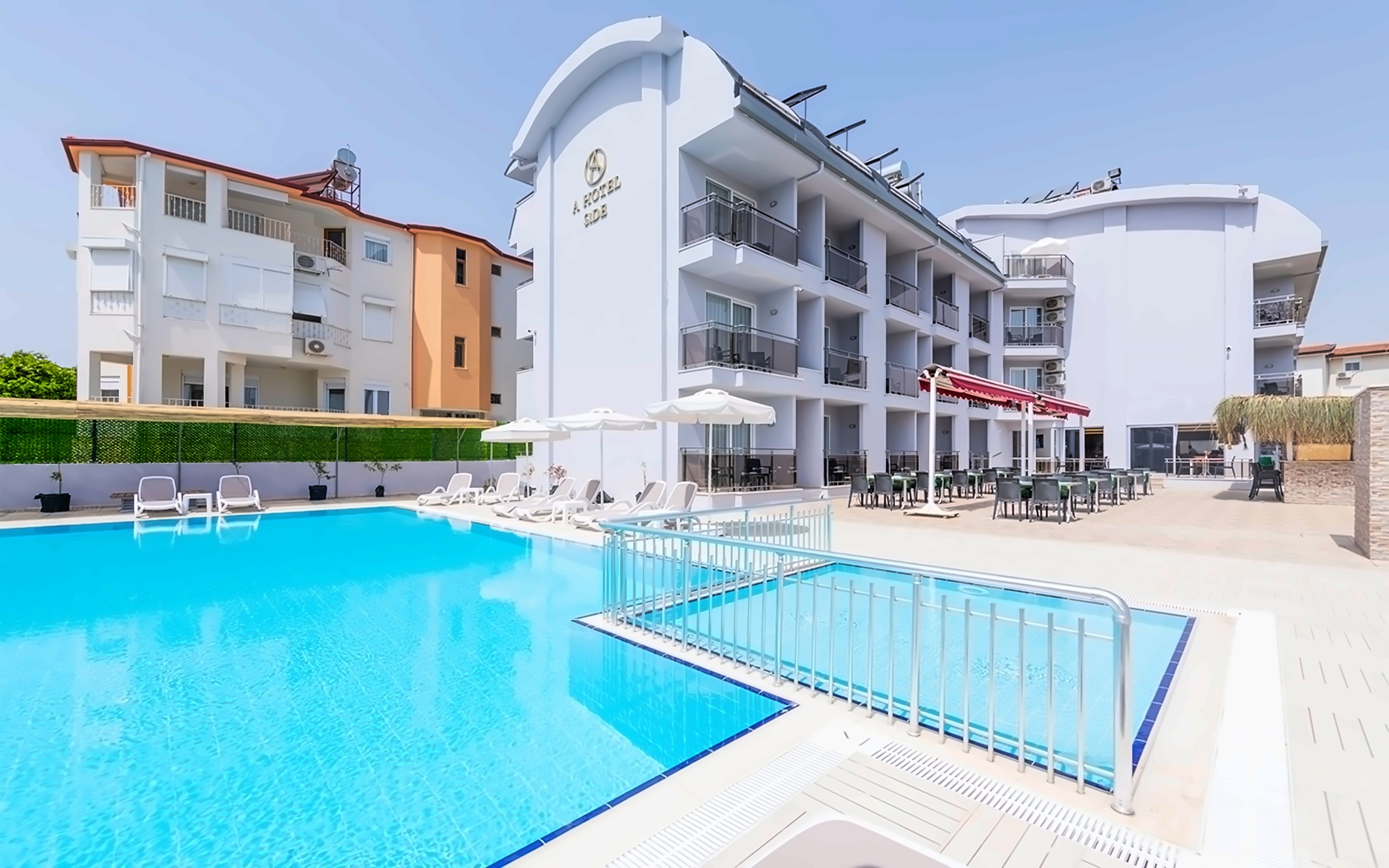 A HOTEL SIDE