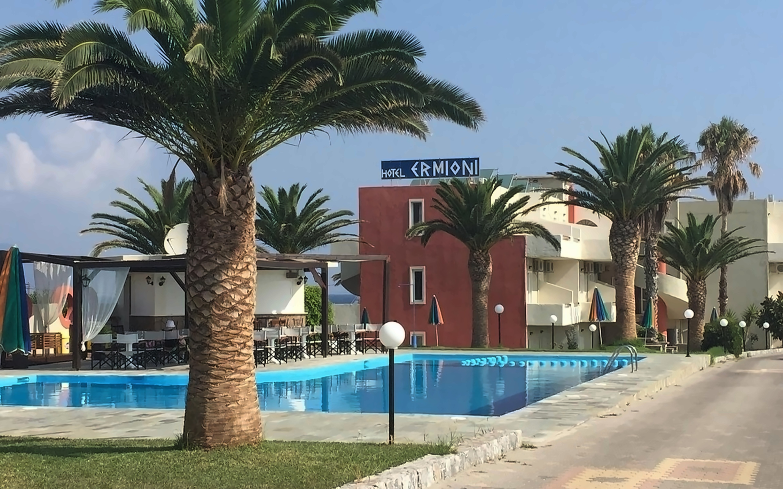 ERMIONI BEACH HOTEL