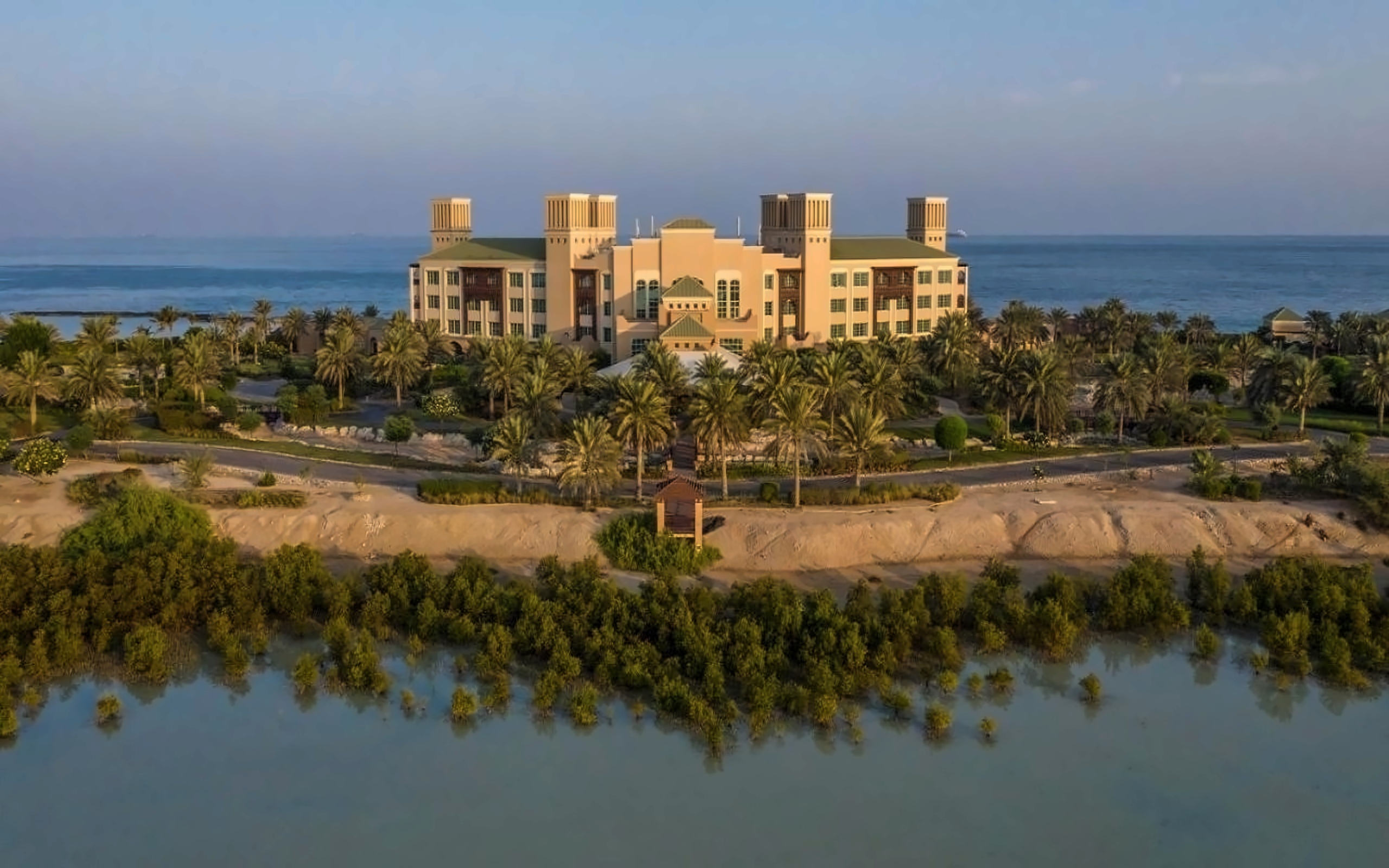 ANANTARA DESERT ISLANDS RESORT & SPA