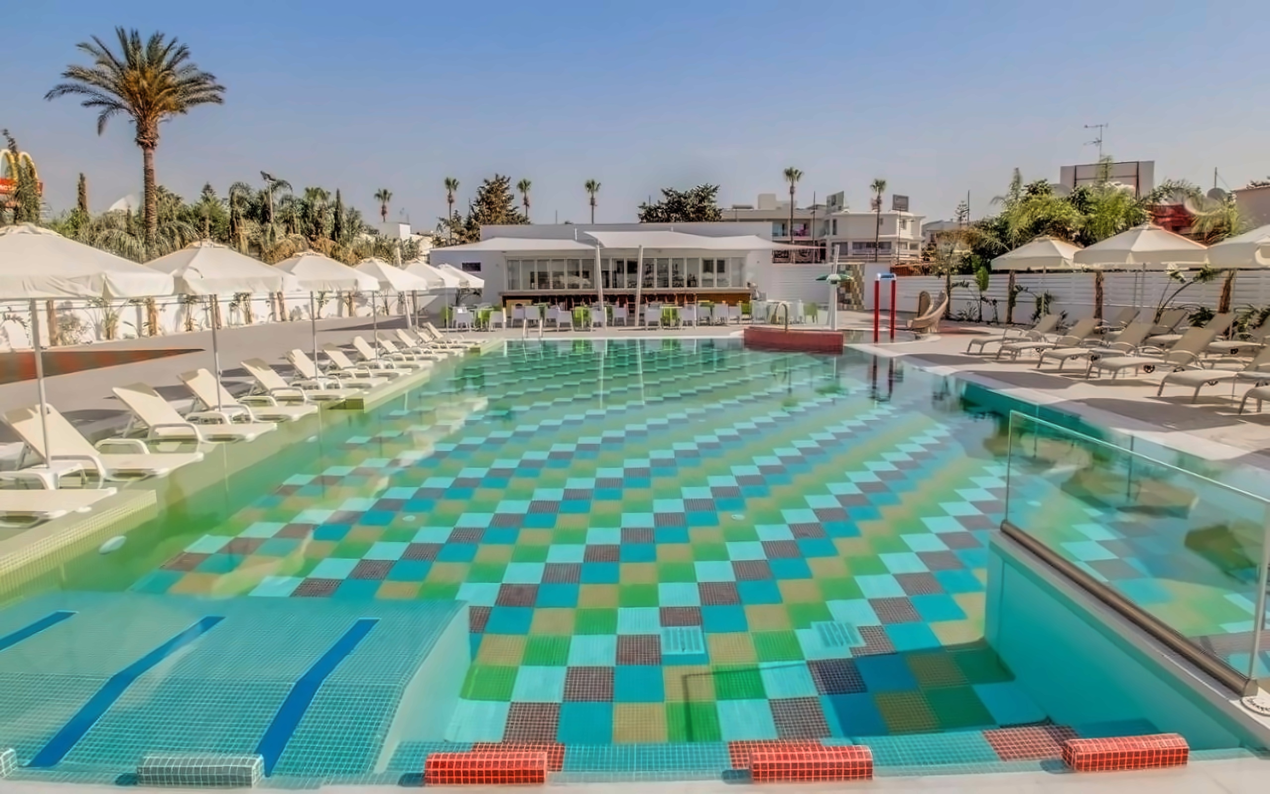 NICHOLAS COLOR HOTEL