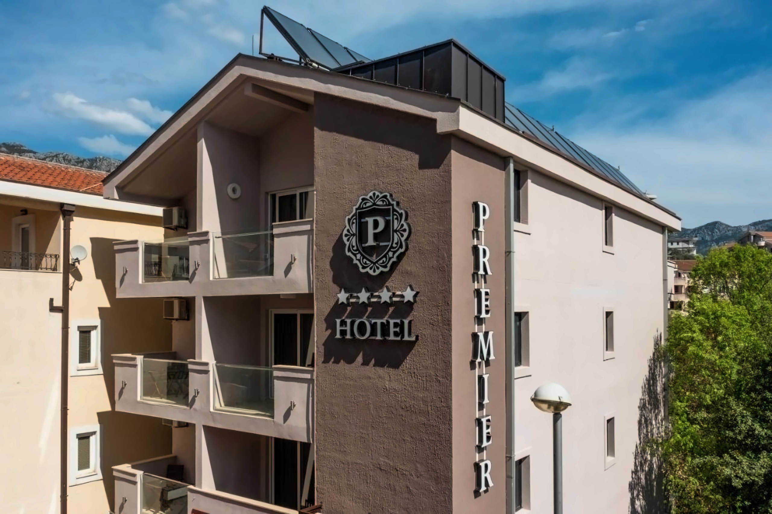 HOTEL PREMIER