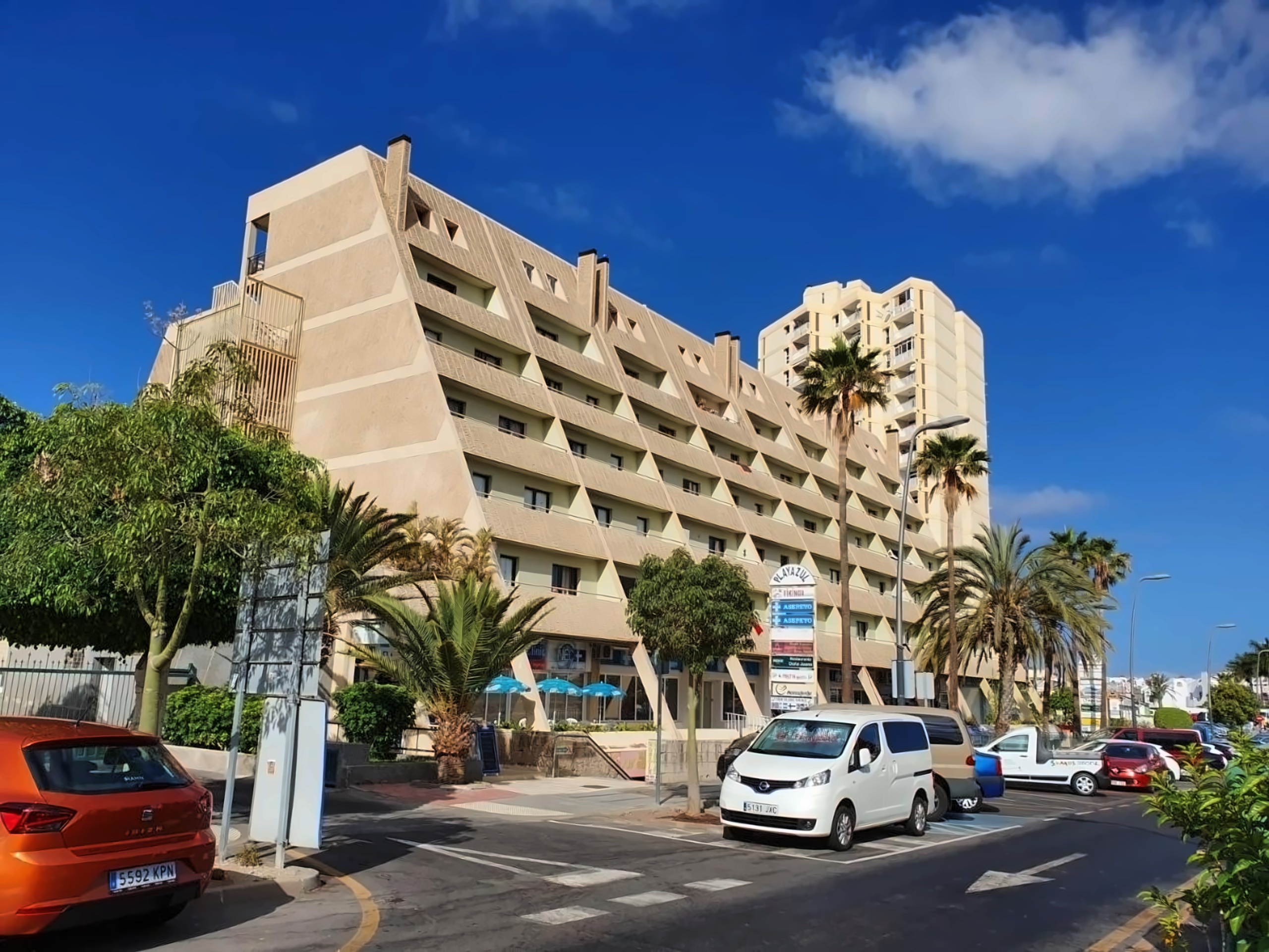 APARTAMENTOS PLAYAZUL