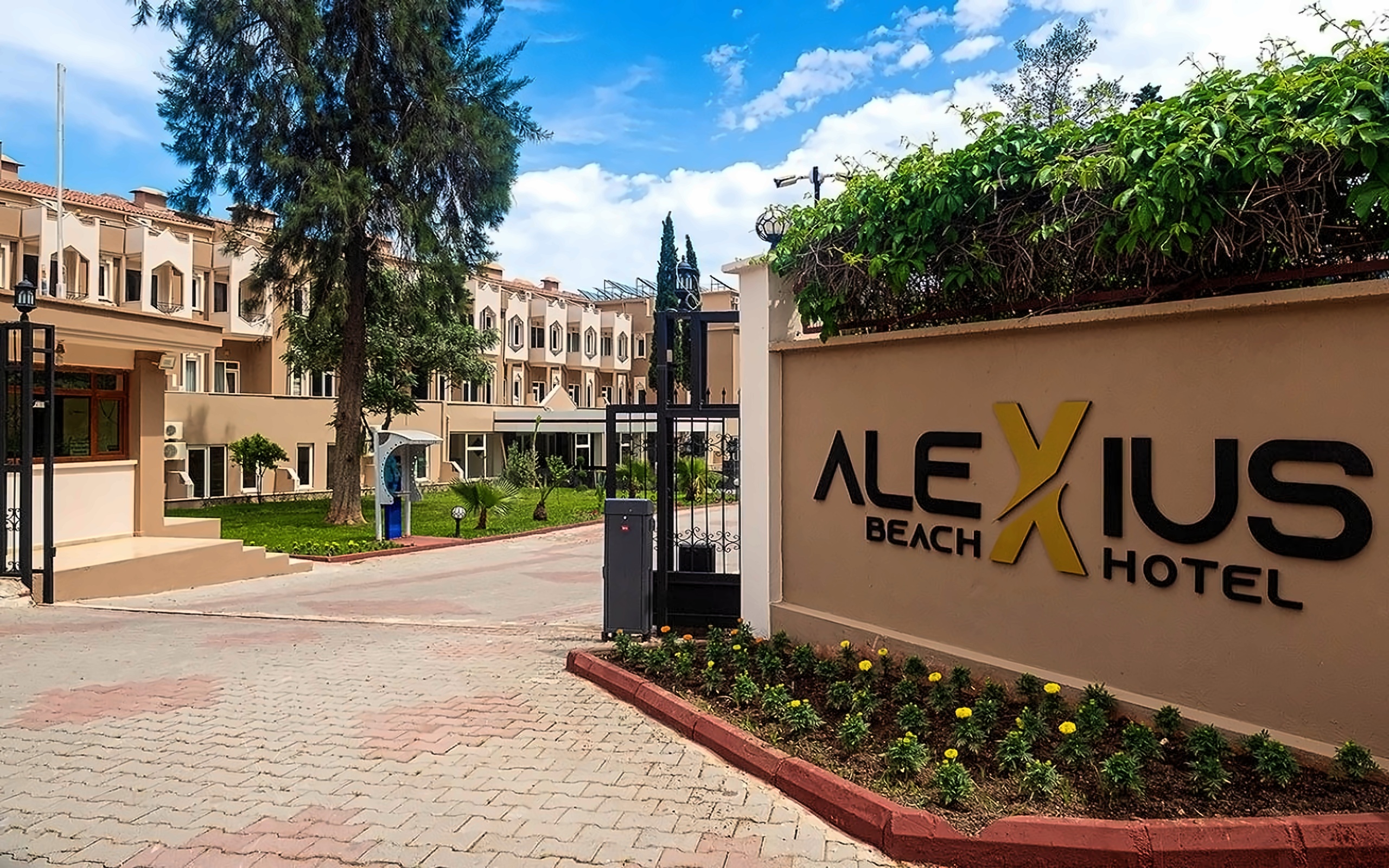 ALEXIUS BEACH HOTEL