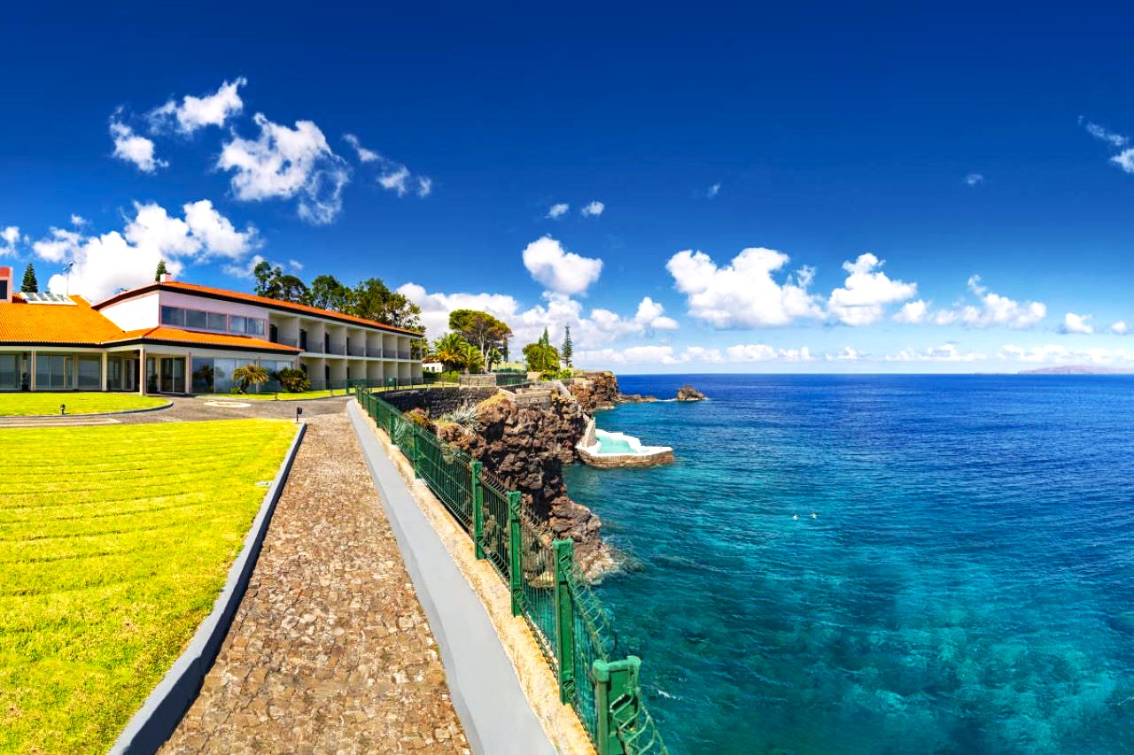 ALBATROZ BEACH & YACHT CLUB